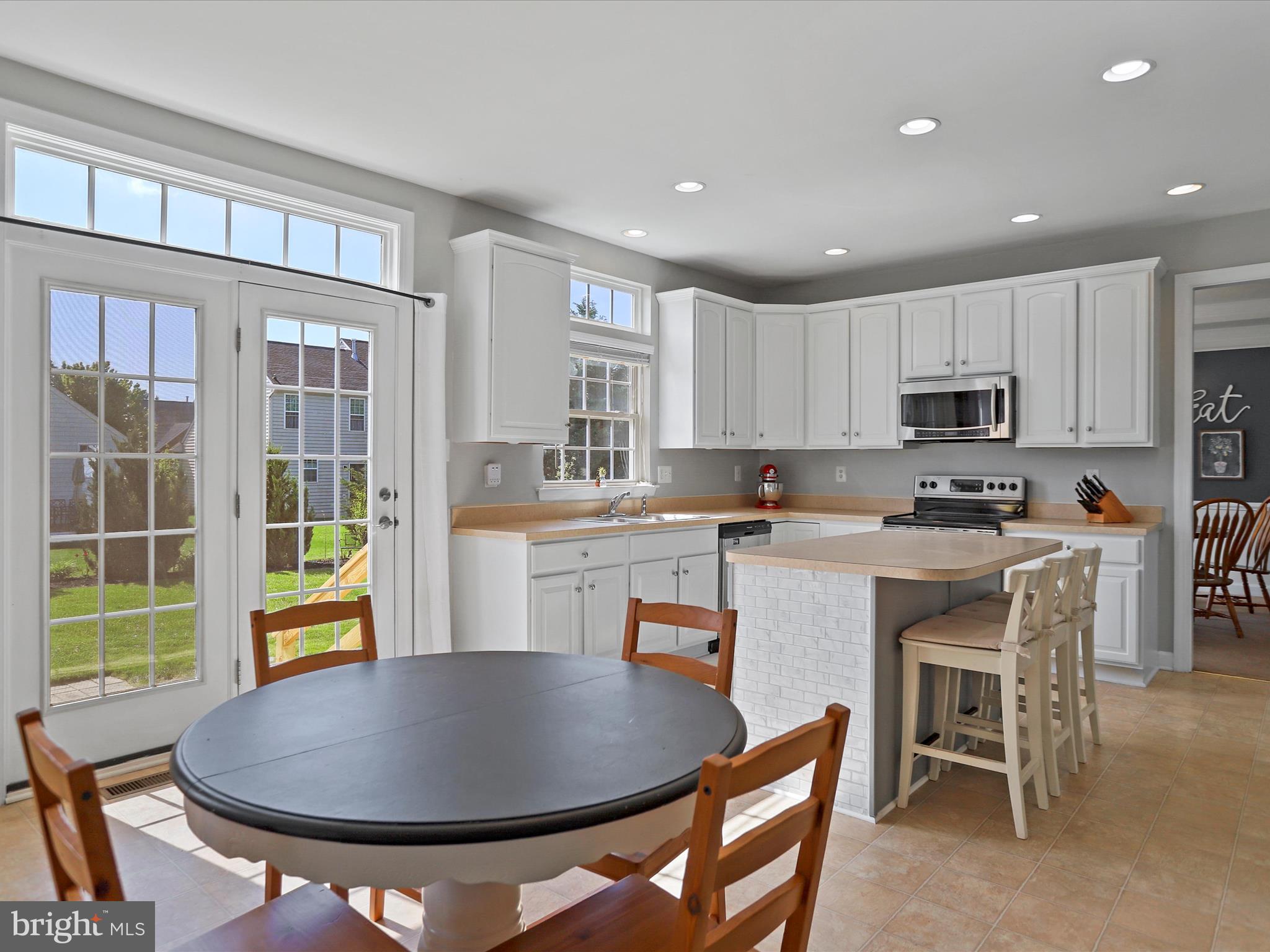 THE VILLAGE OF WASHINGTON TRAIL - Residential