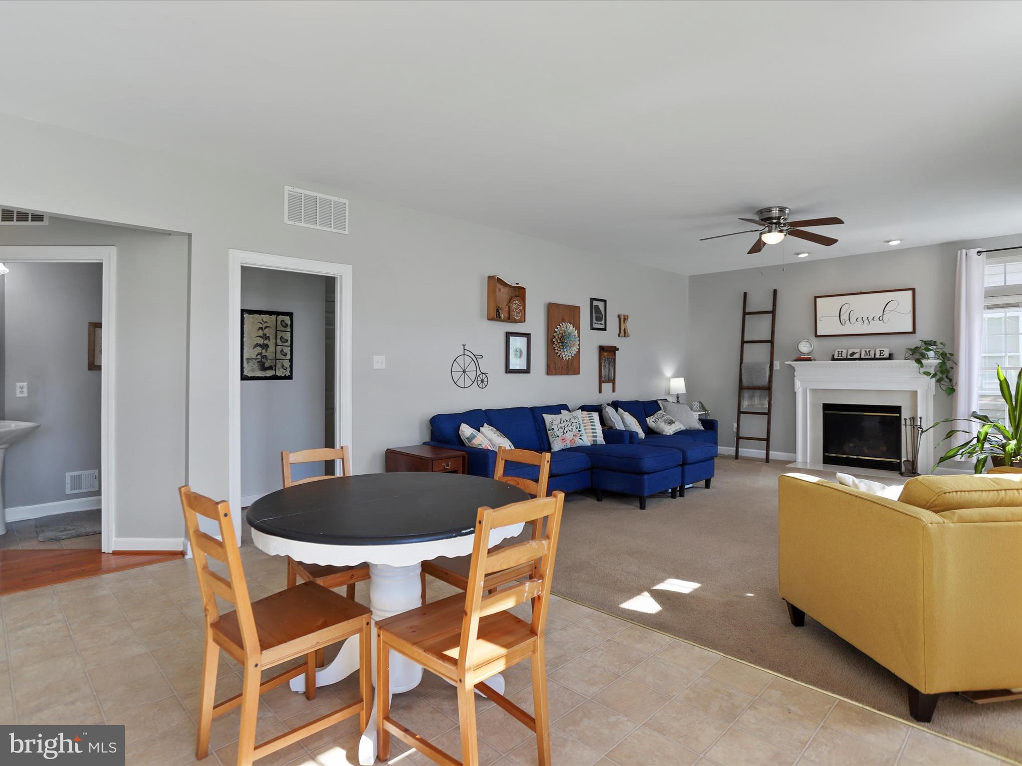 THE VILLAGE OF WASHINGTON TRAIL - Residential