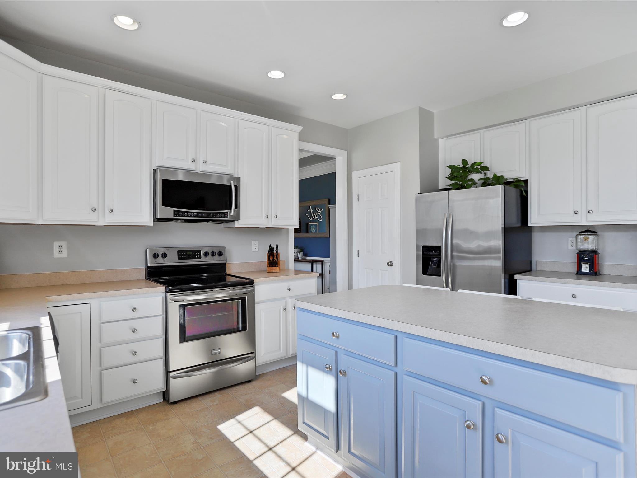 THE VILLAGE OF WASHINGTON TRAIL - Residential