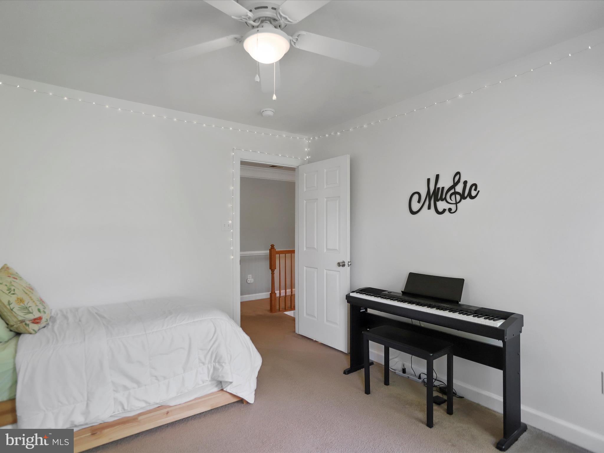 THE VILLAGE OF WASHINGTON TRAIL - Residential