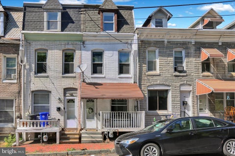 Townhouse For Sale - 1423 Fairview Street<br/> READING, PA 19602