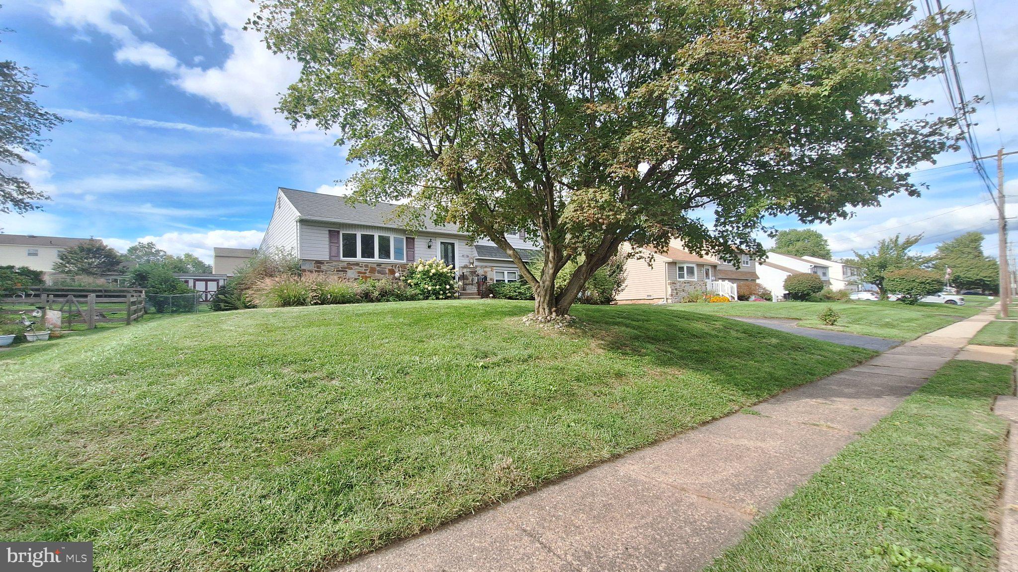 925 ROBERTS ROAD