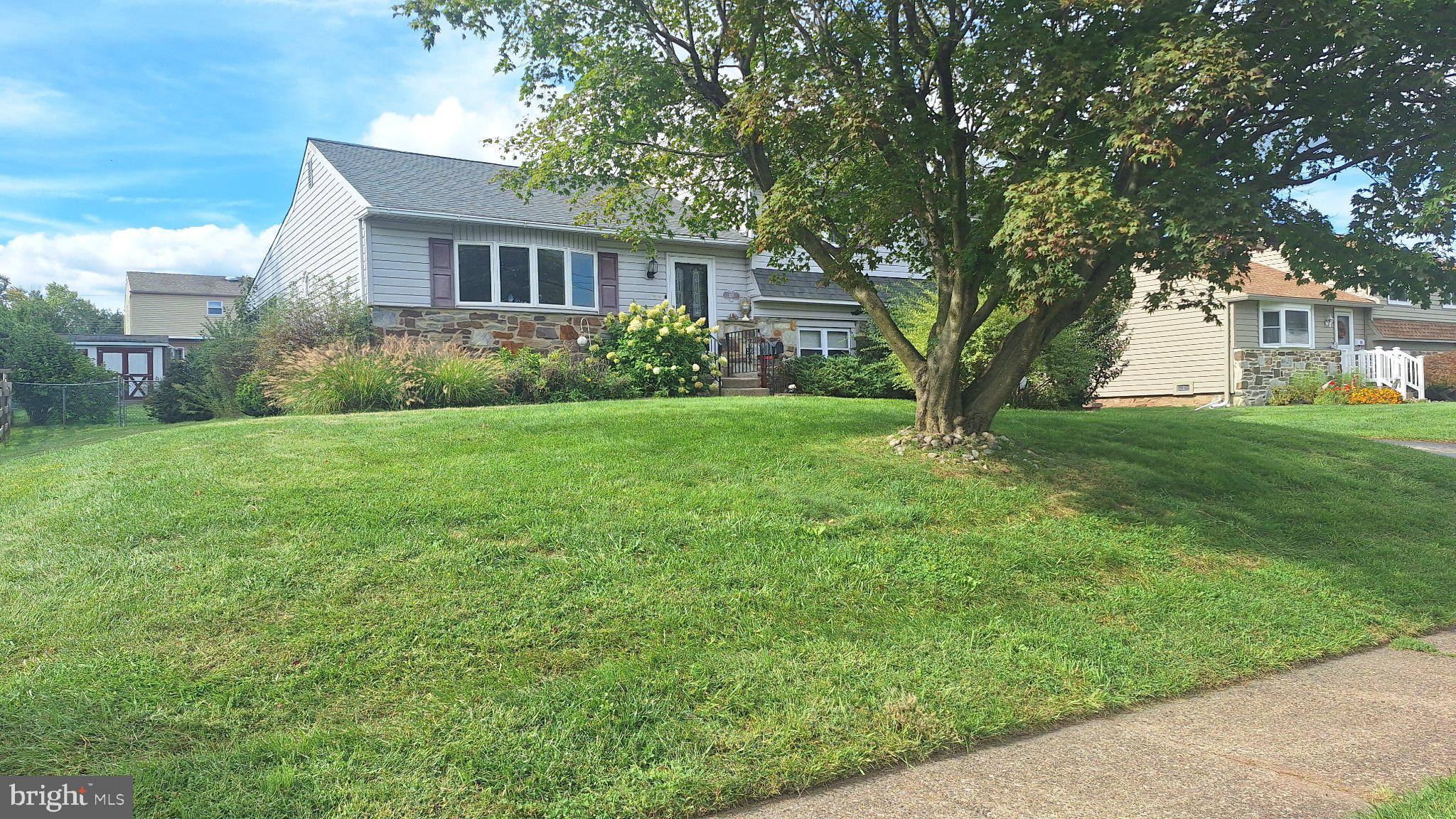 925 ROBERTS ROAD
