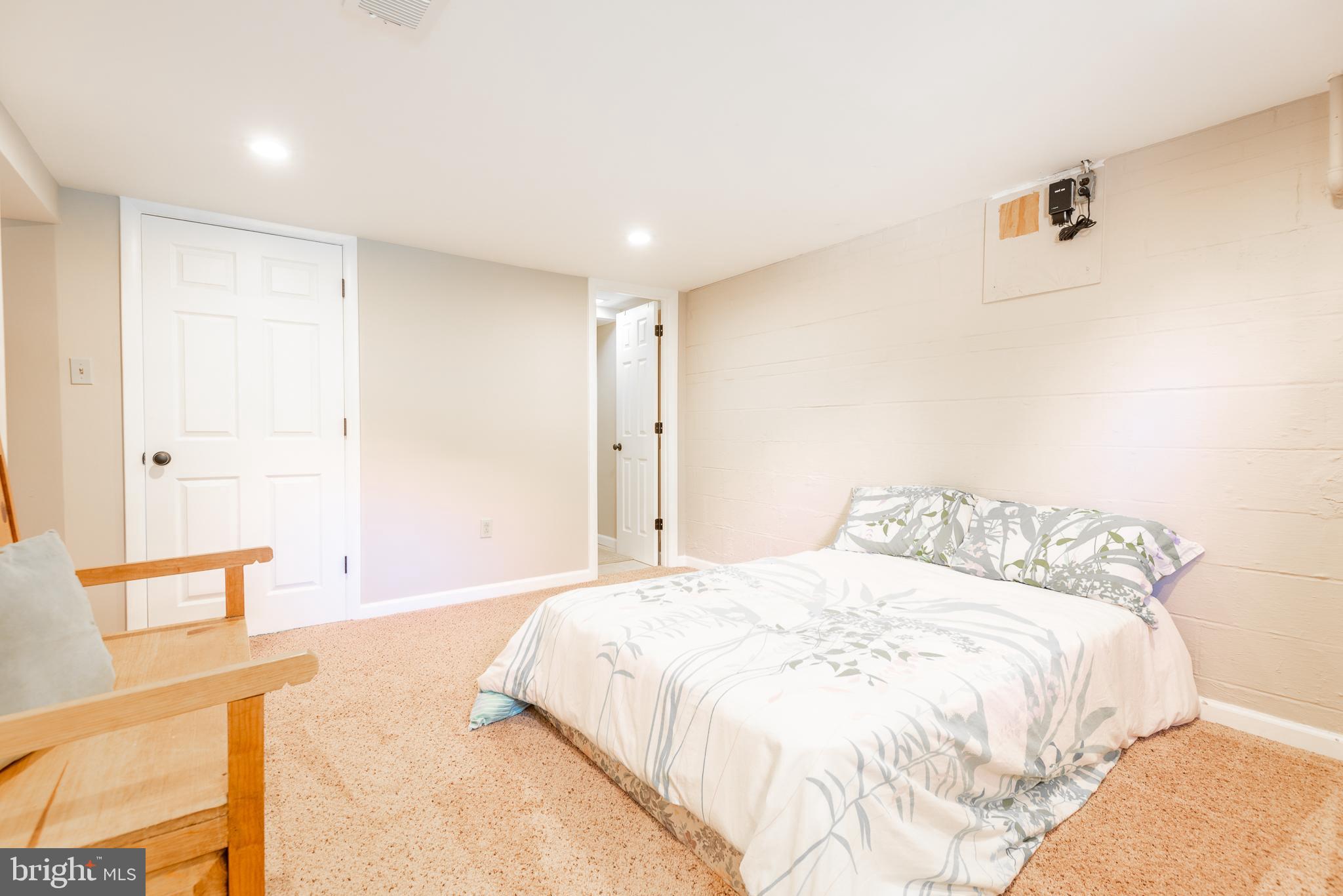 TOWN AND COUNTRY ESTATES - Residential