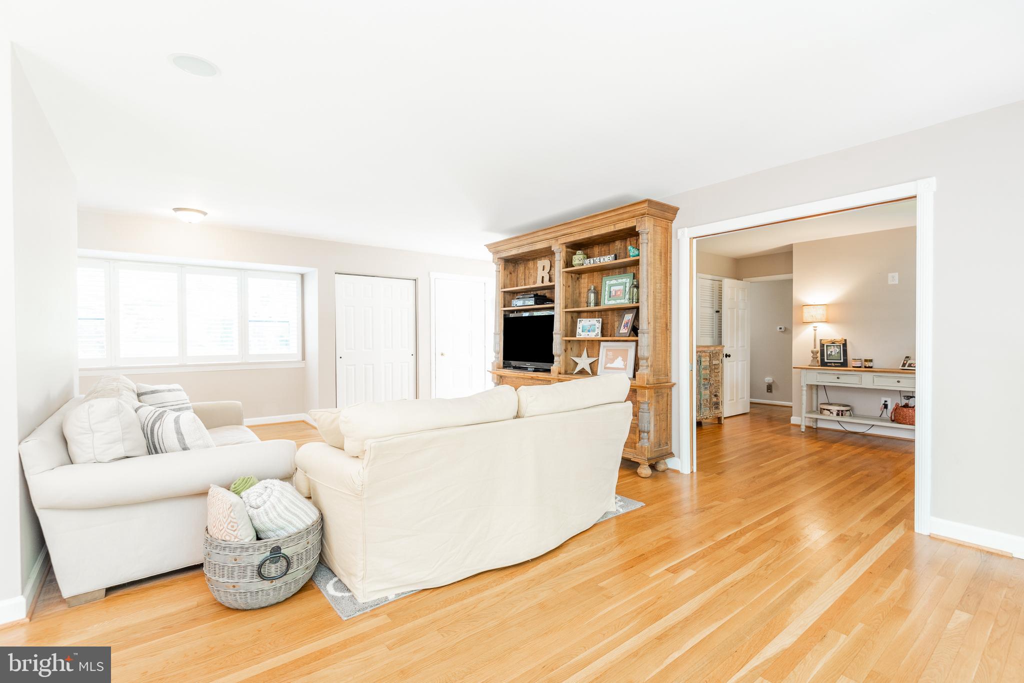 TOWN AND COUNTRY ESTATES - Residential