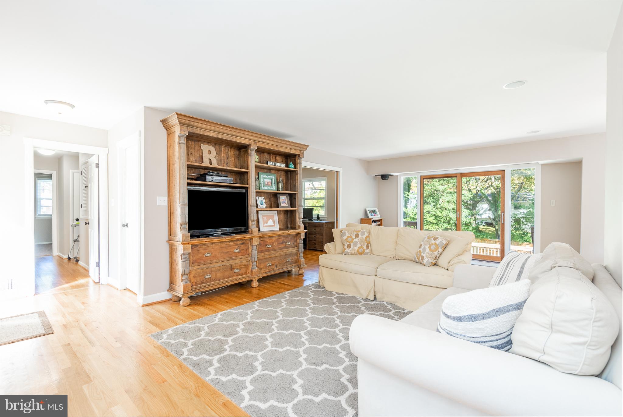 TOWN AND COUNTRY ESTATES - Residential