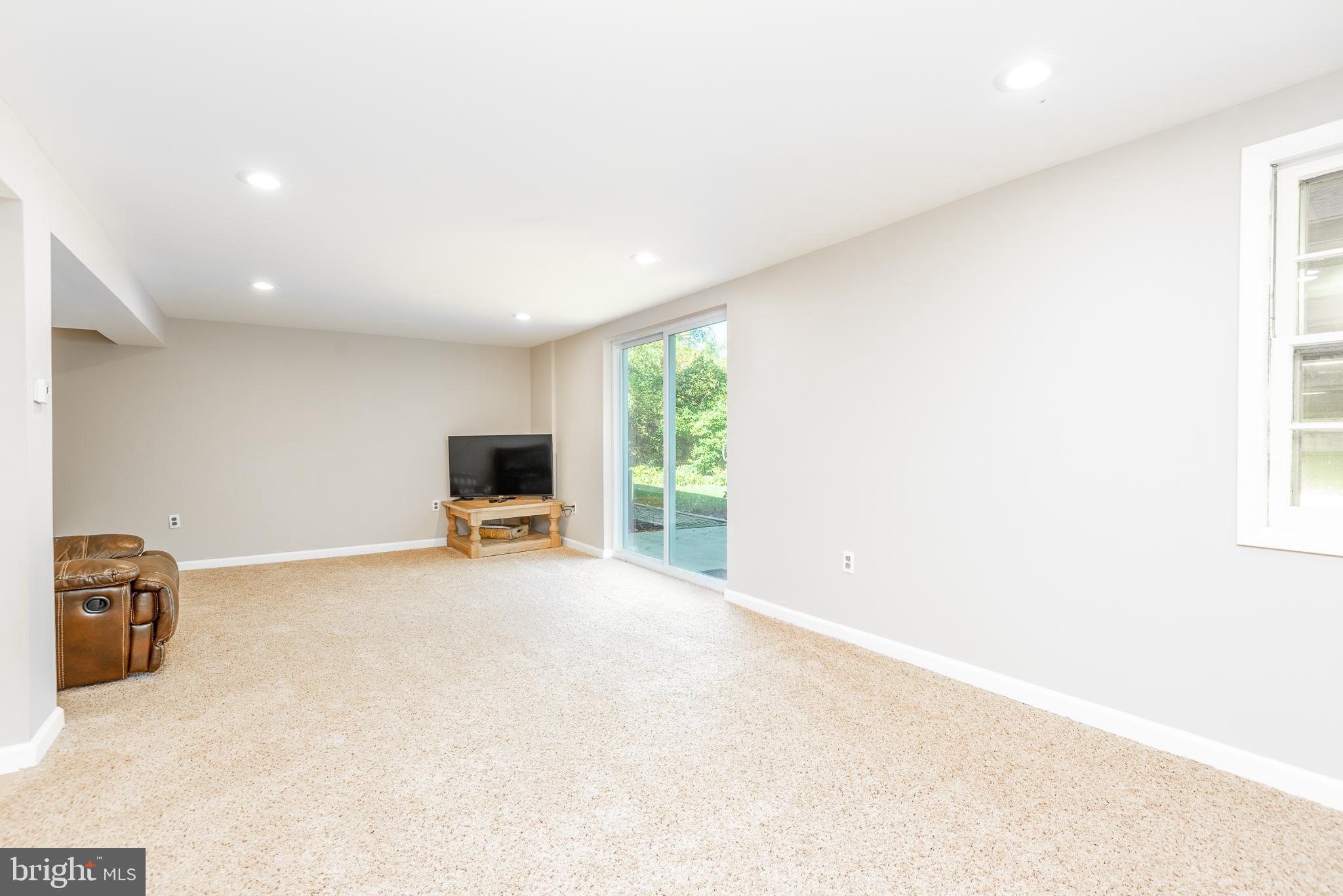 TOWN AND COUNTRY ESTATES - Residential