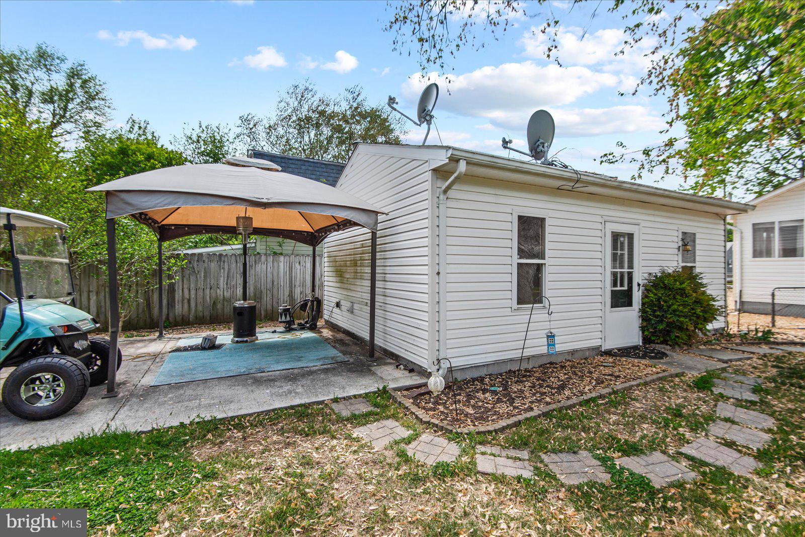 BLUFF POINT - Residential