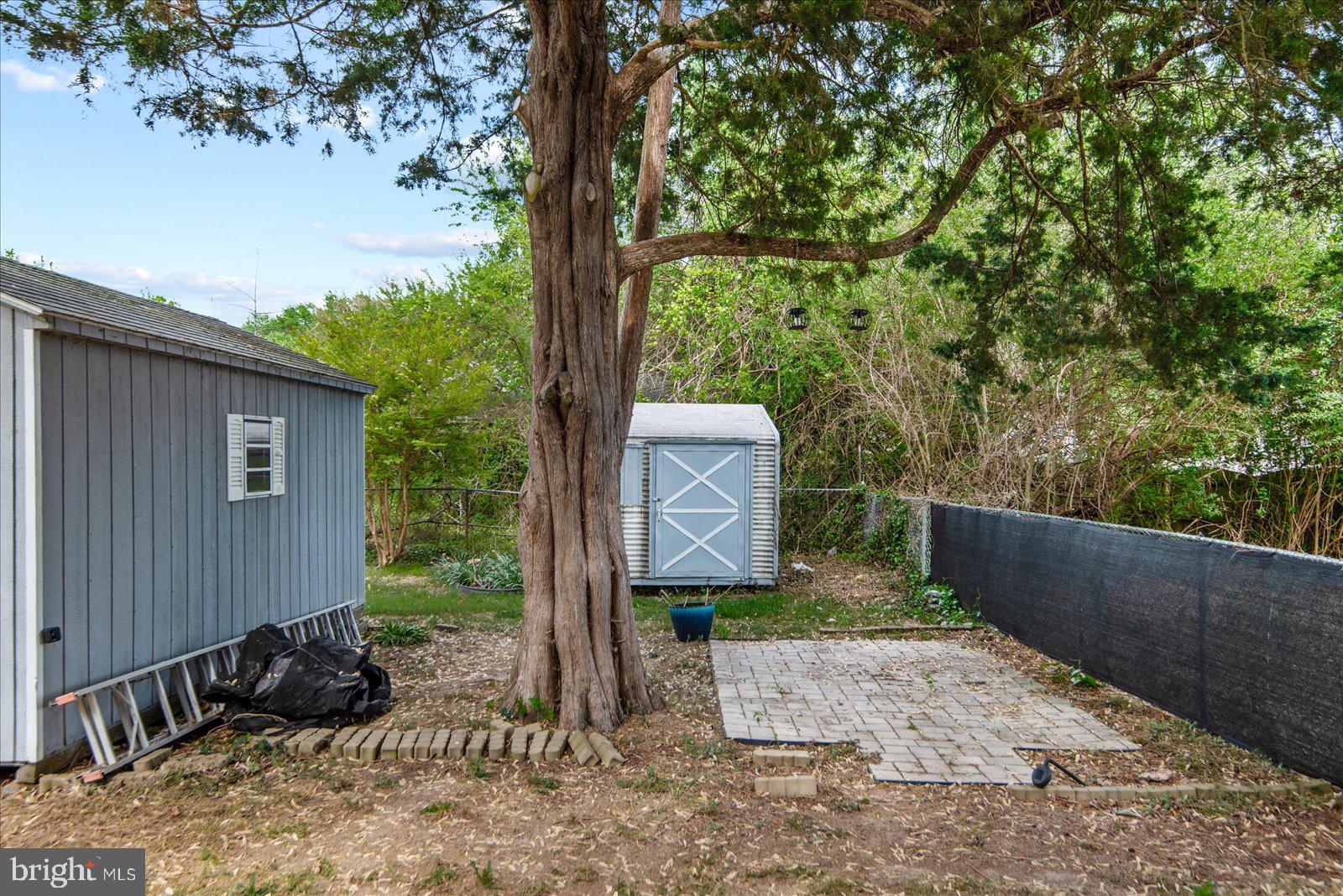 BLUFF POINT - Residential