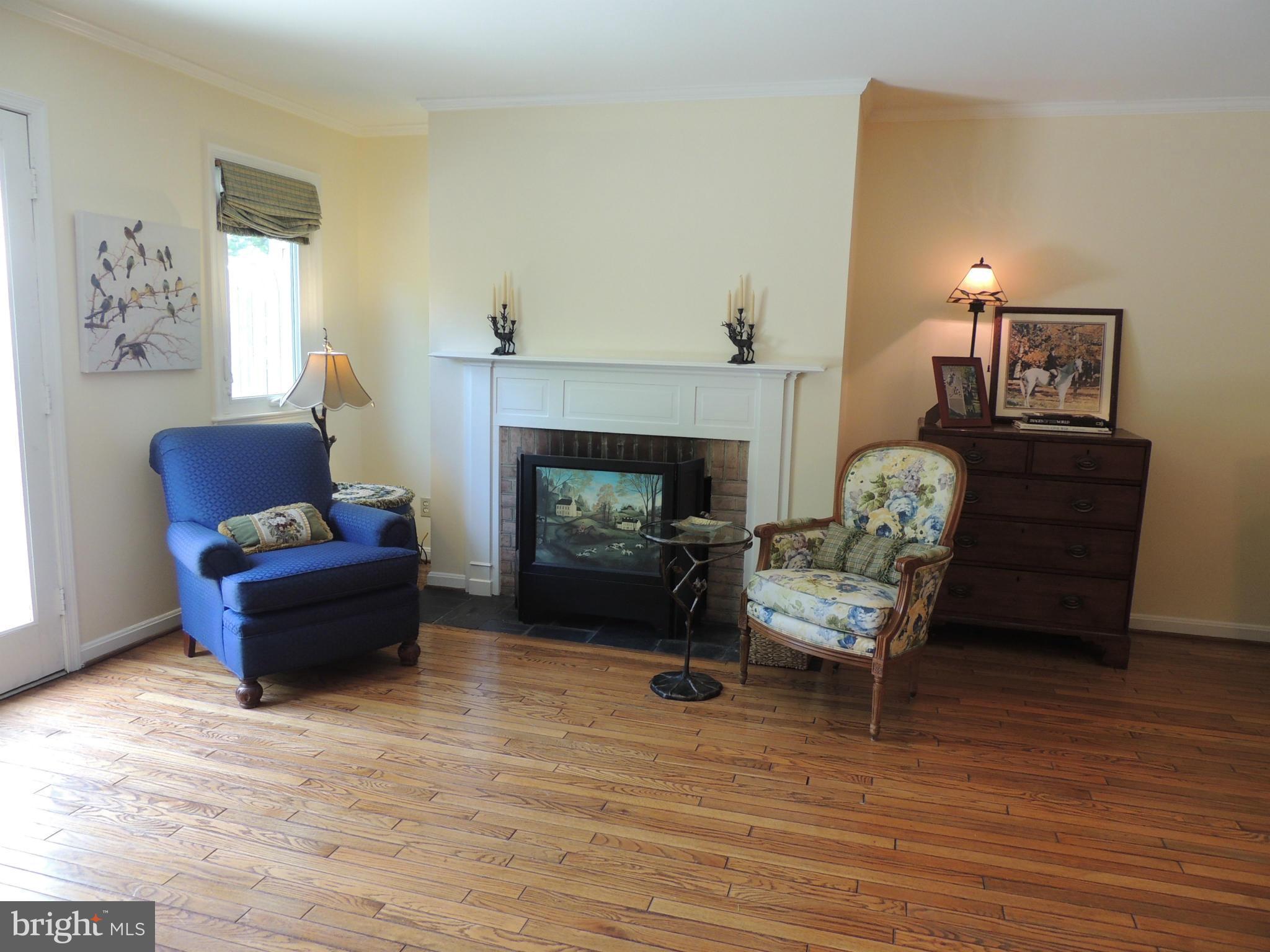 MOSBY SQUARE - Residential Lease