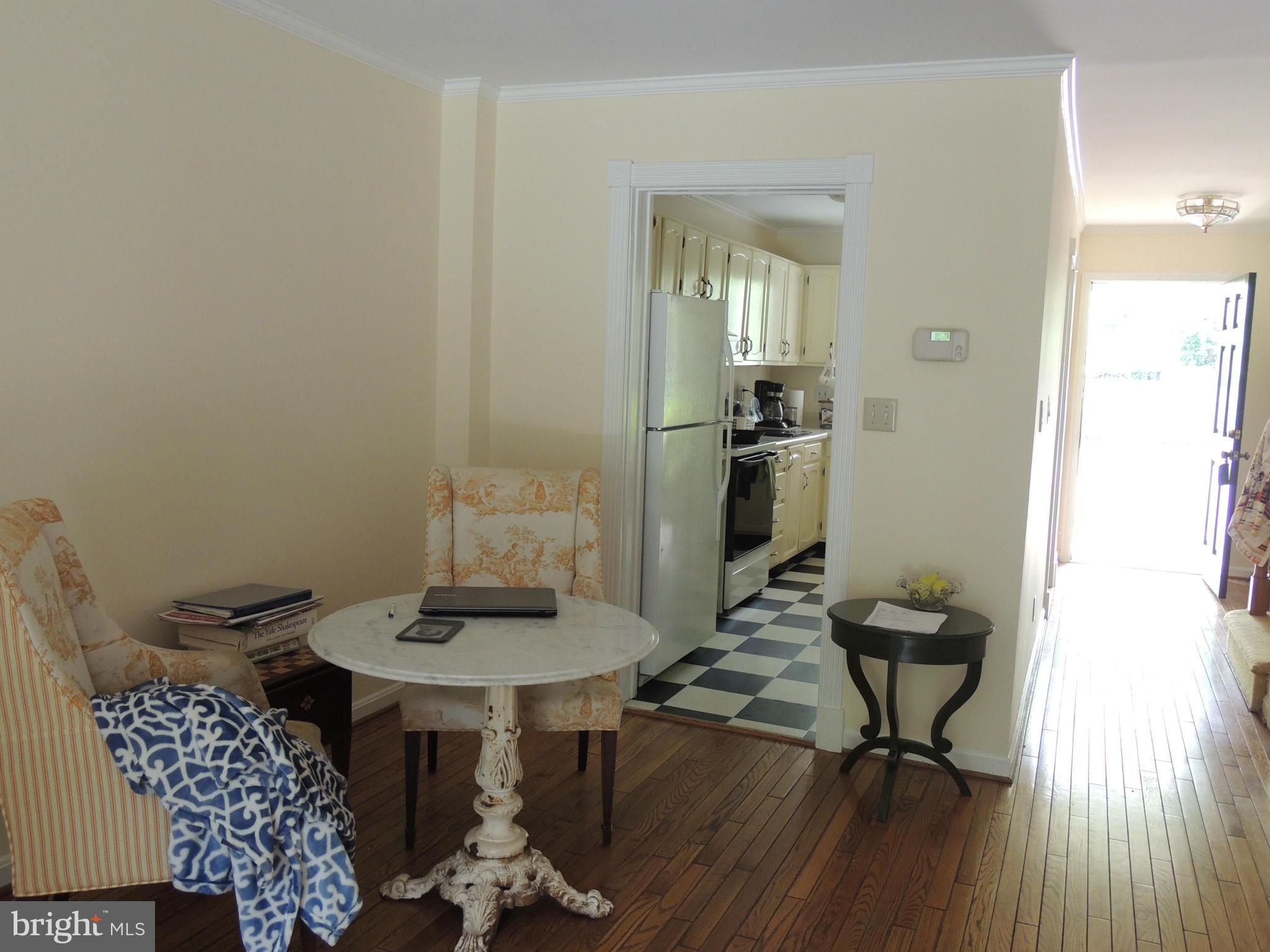 MOSBY SQUARE - Residential Lease