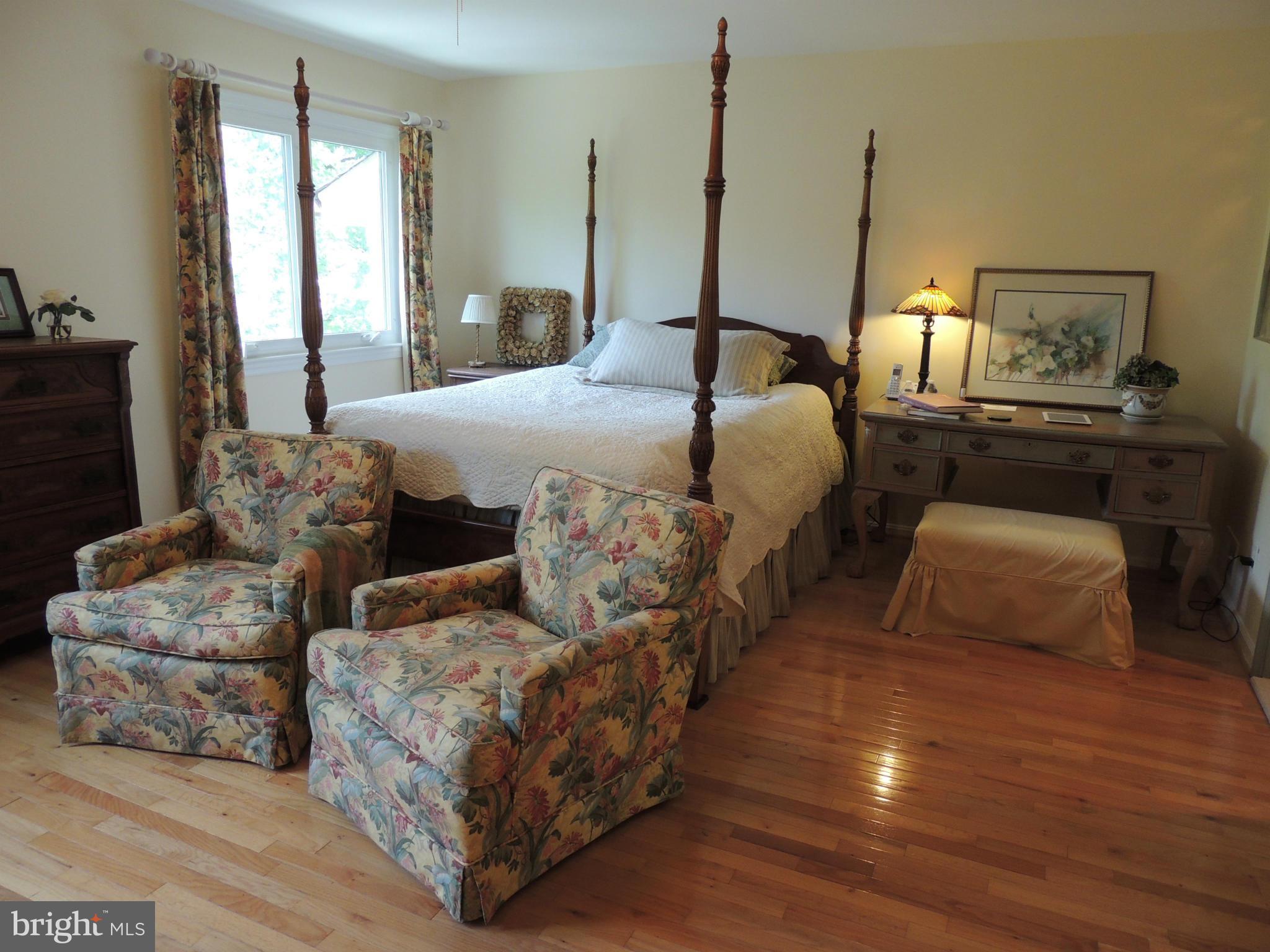 MOSBY SQUARE - Residential Lease