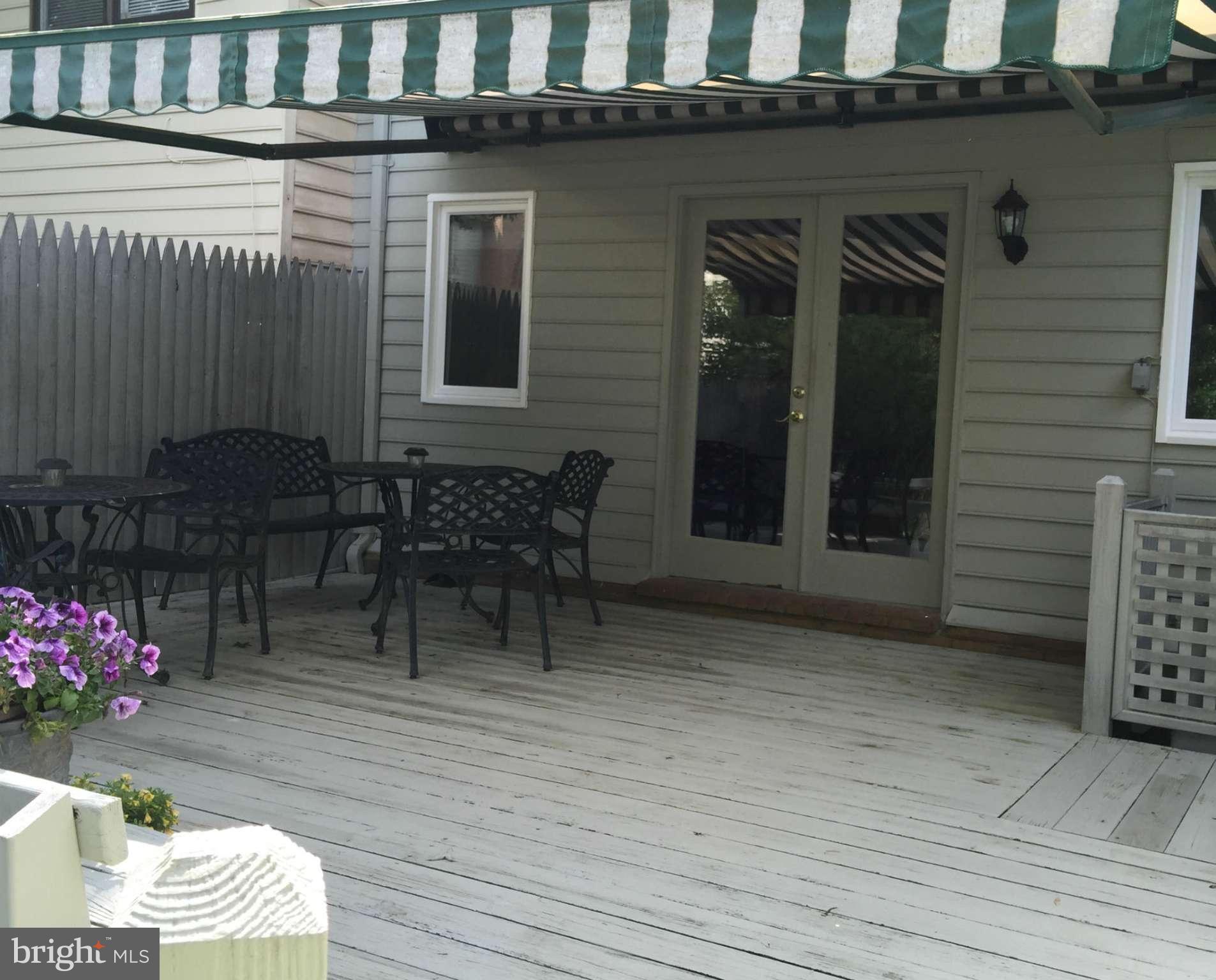 MOSBY SQUARE - Residential Lease