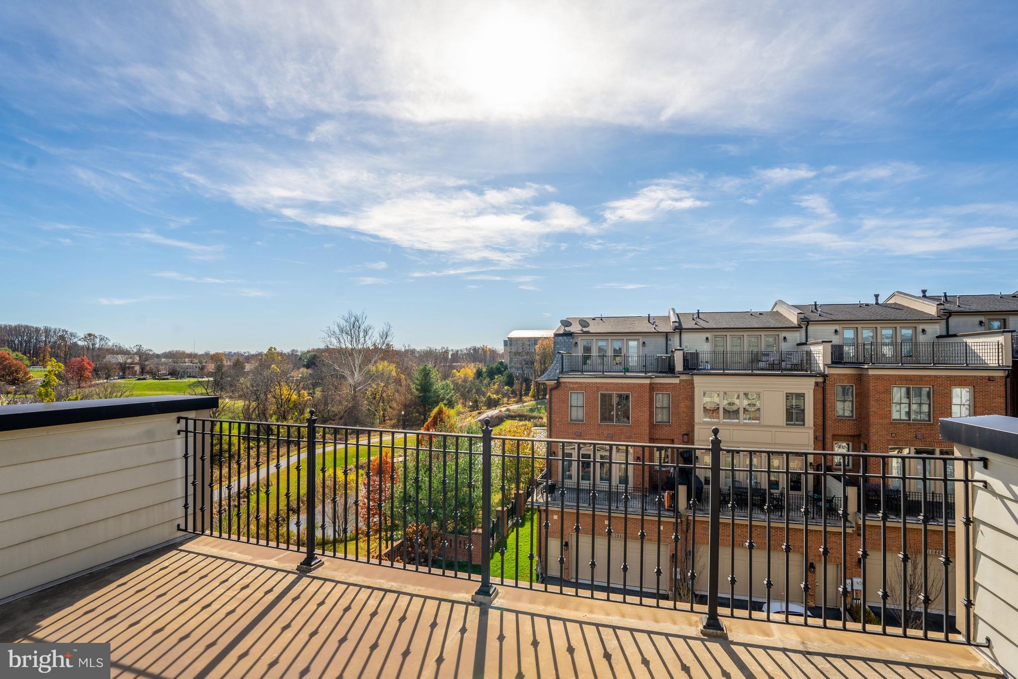 SYMPHONY PARK - Residential