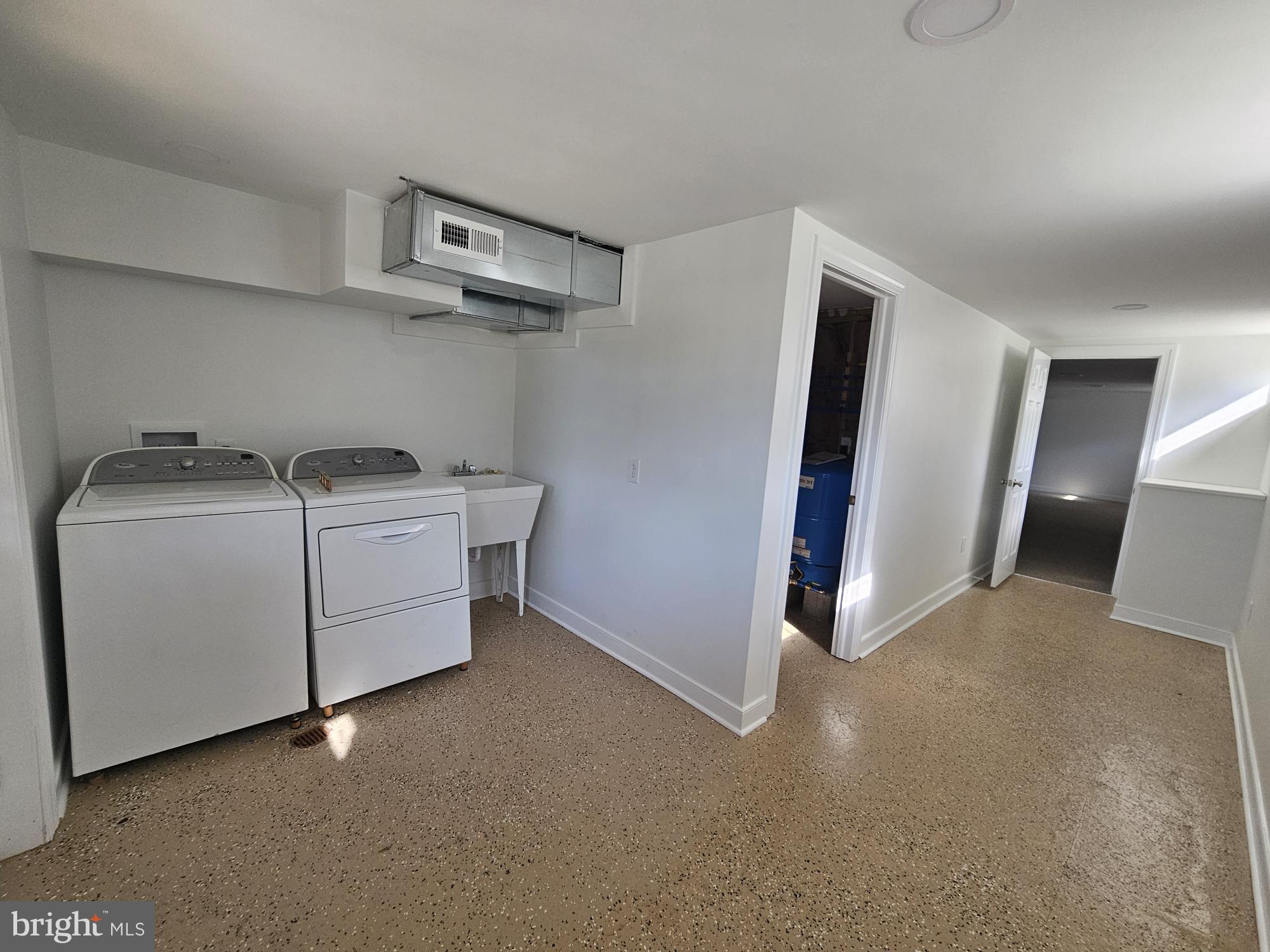 UNKNOWN - Residential Lease