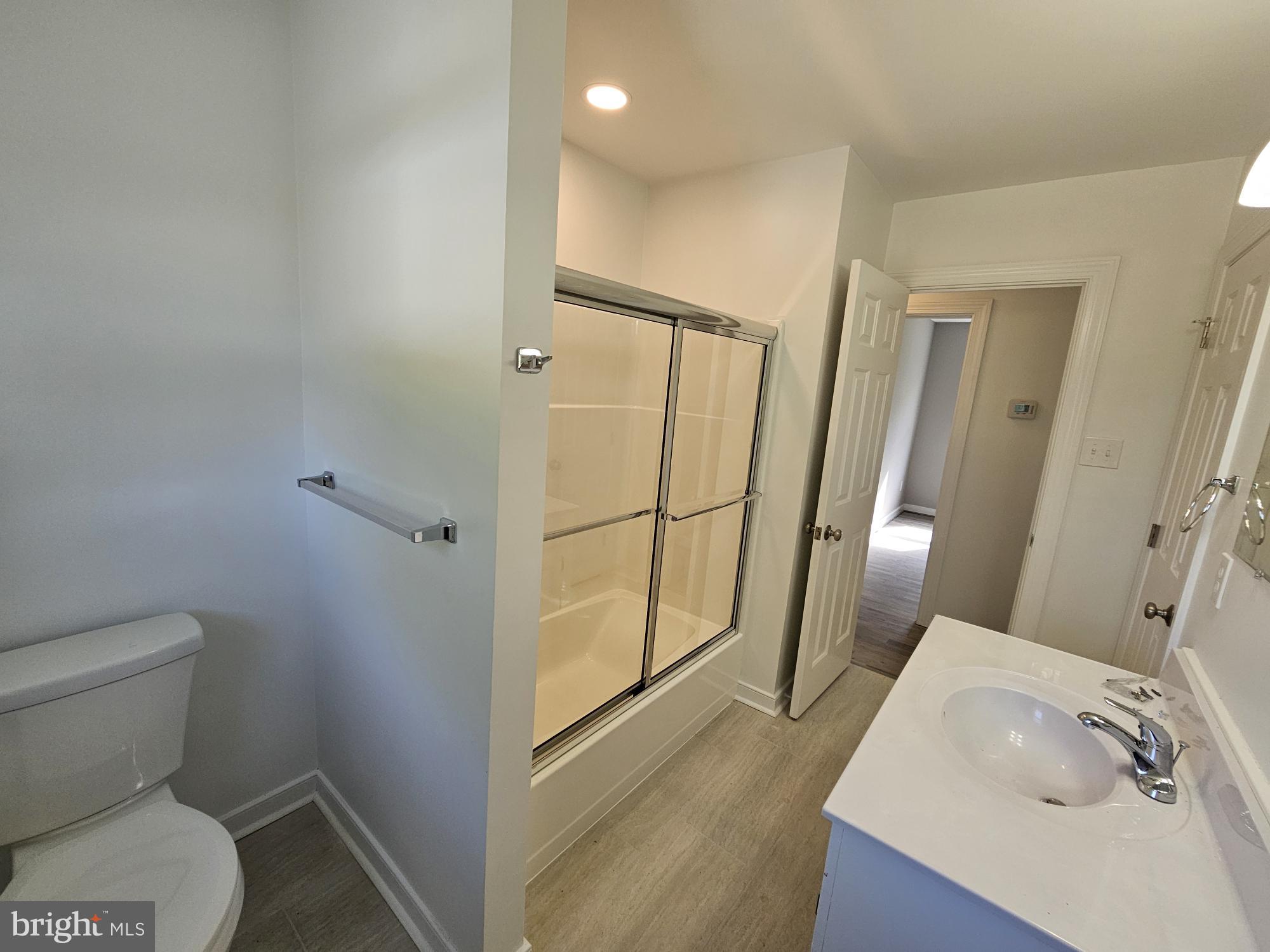 UNKNOWN - Residential Lease