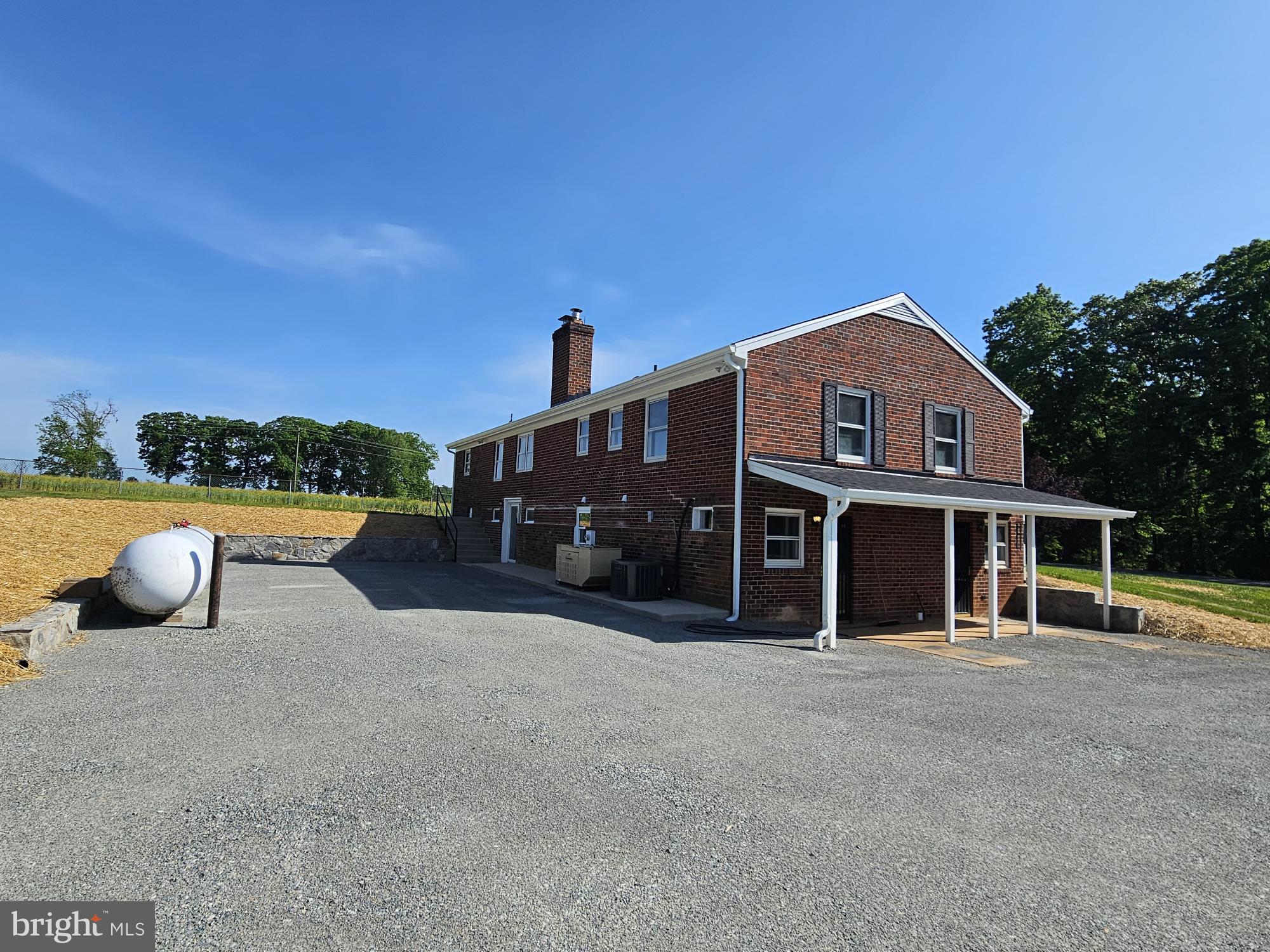 UNKNOWN - Residential Lease