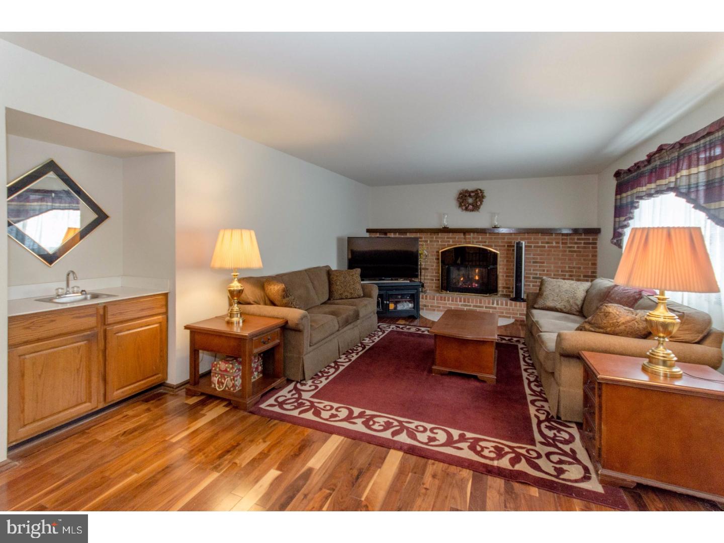 GWYN AYRE - Residential