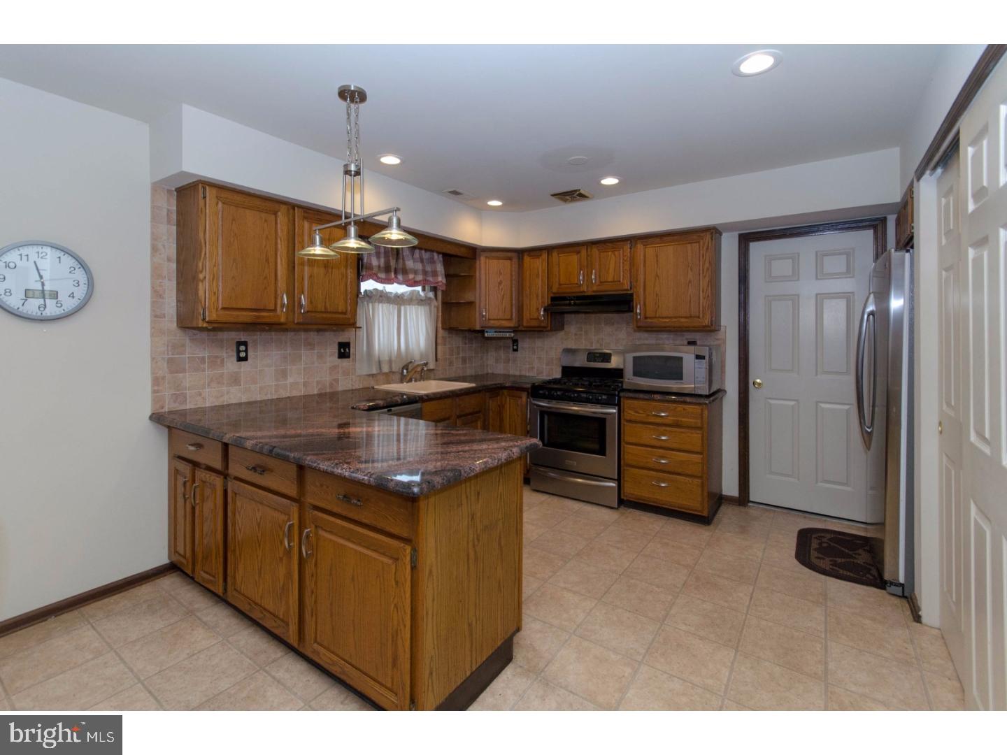 GWYN AYRE - Residential