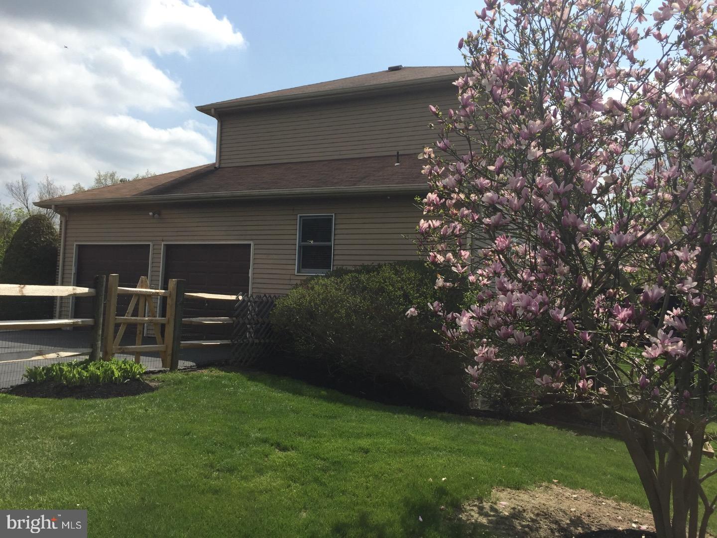 GWYN AYRE - Residential