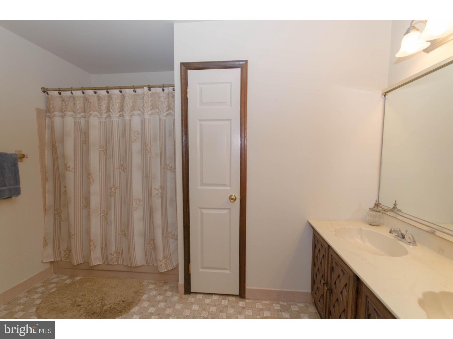 GWYN AYRE - Residential