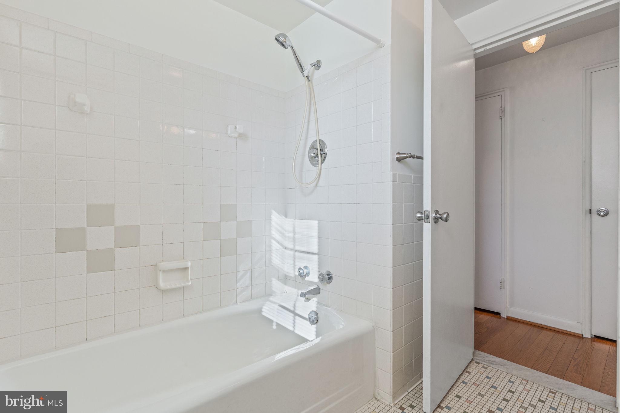 TUSCANY-CANTERBURY - Residential