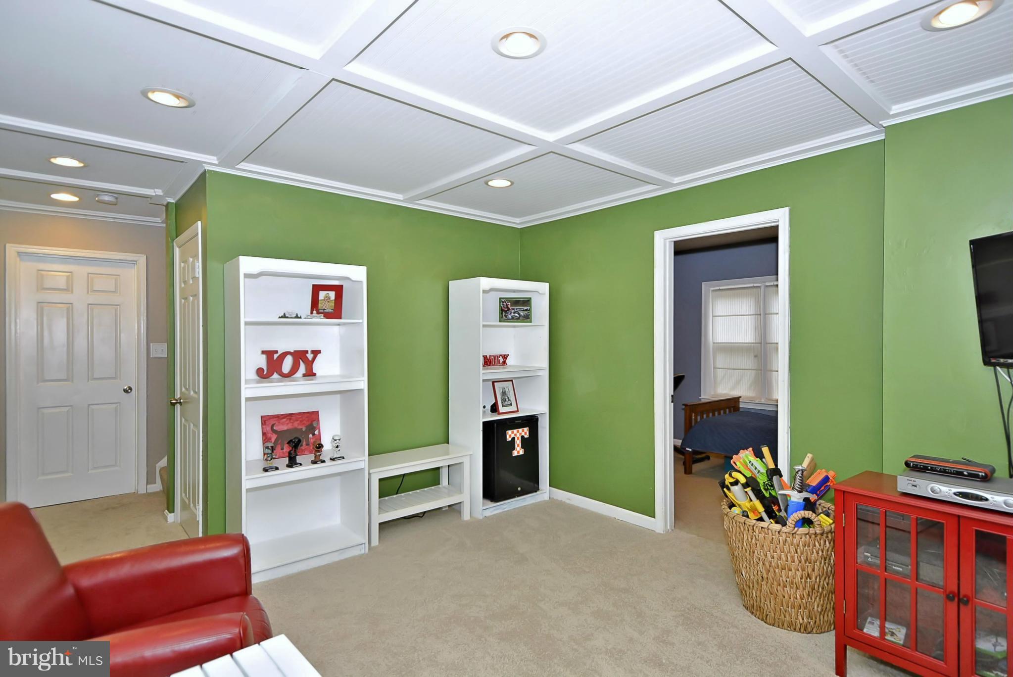 TRIPOLIS AT LAKE BRADDOCK - Residential