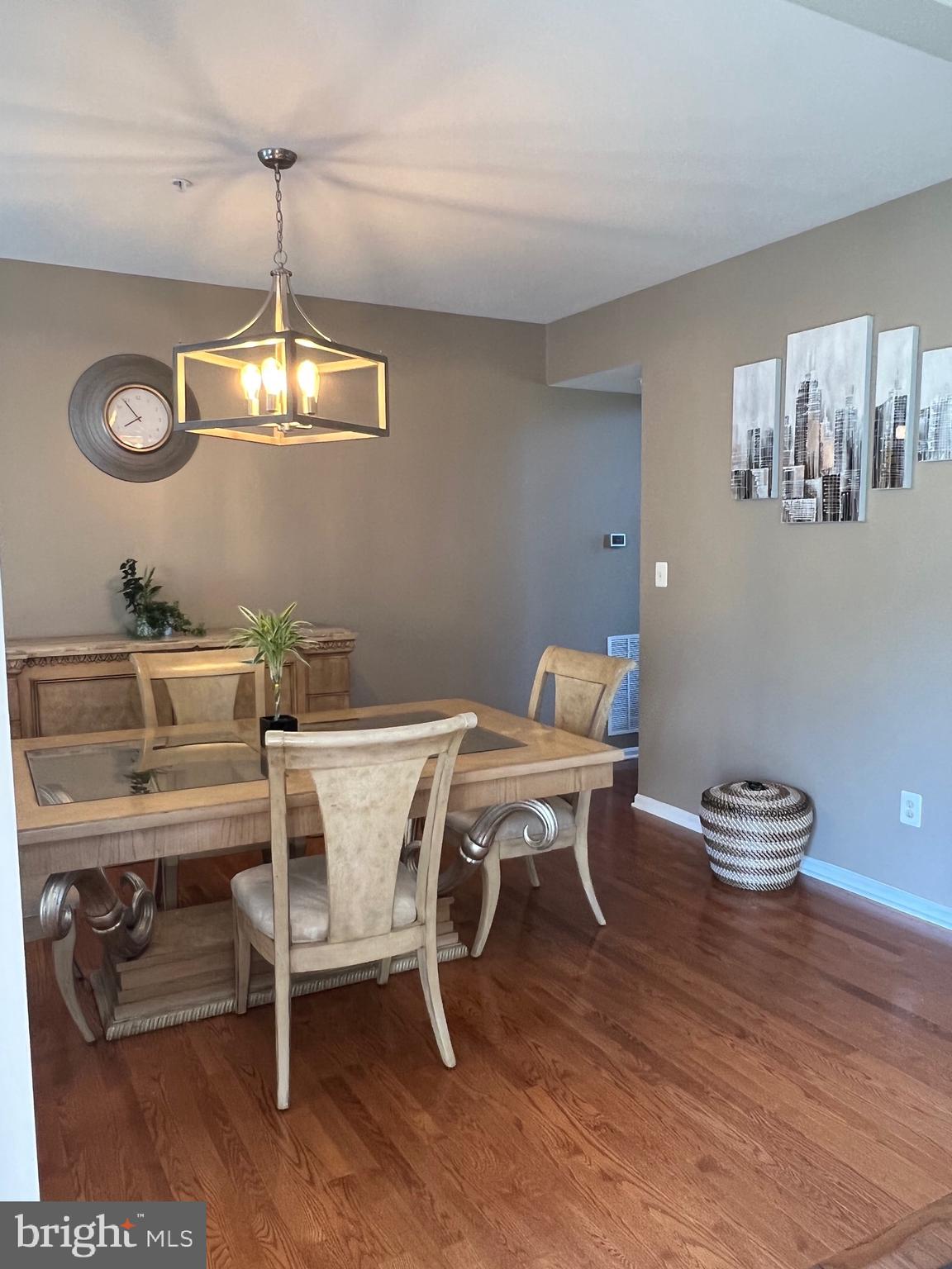 EAST HAMPTON - Residential