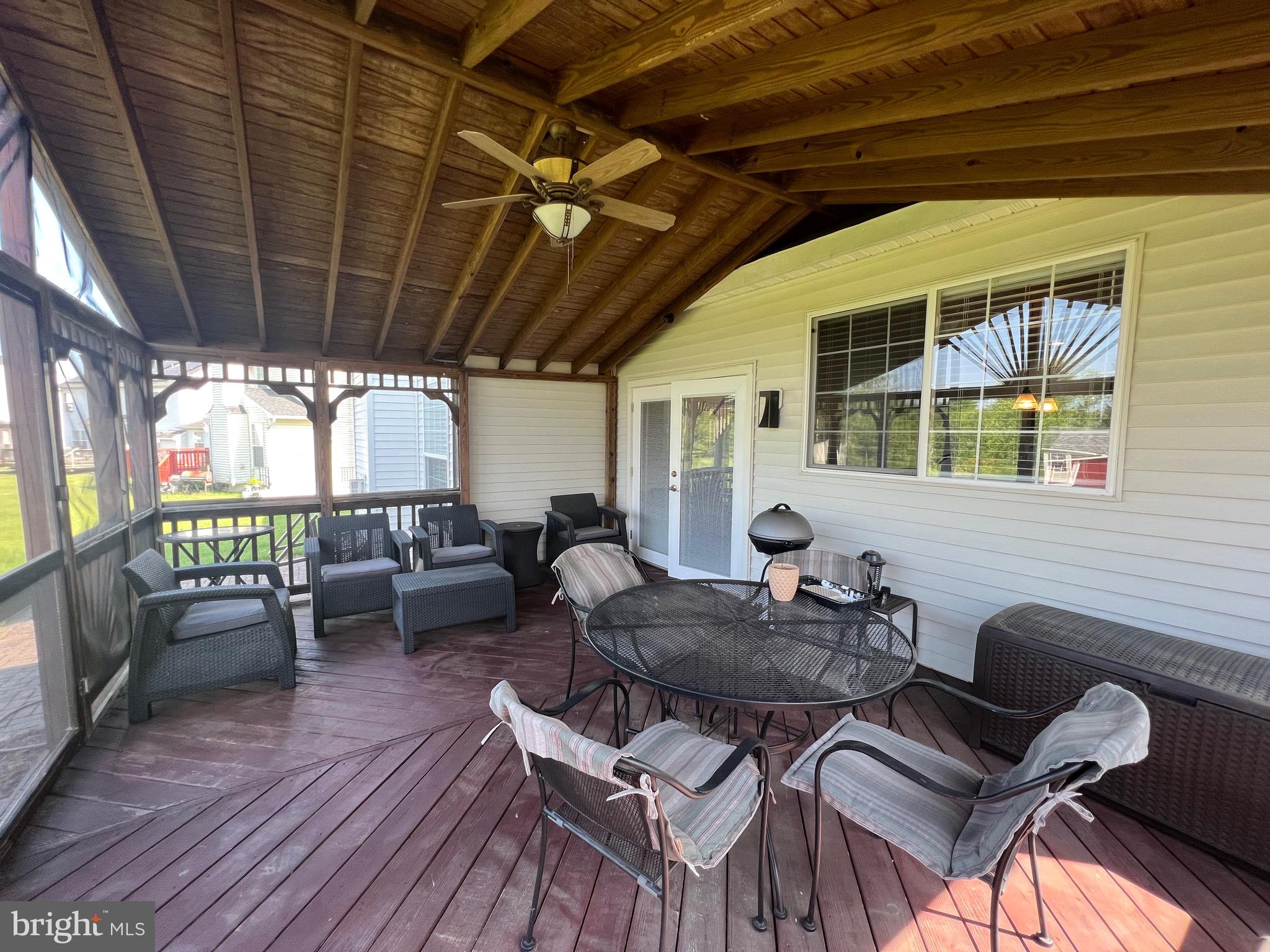 EAST HAMPTON - Residential