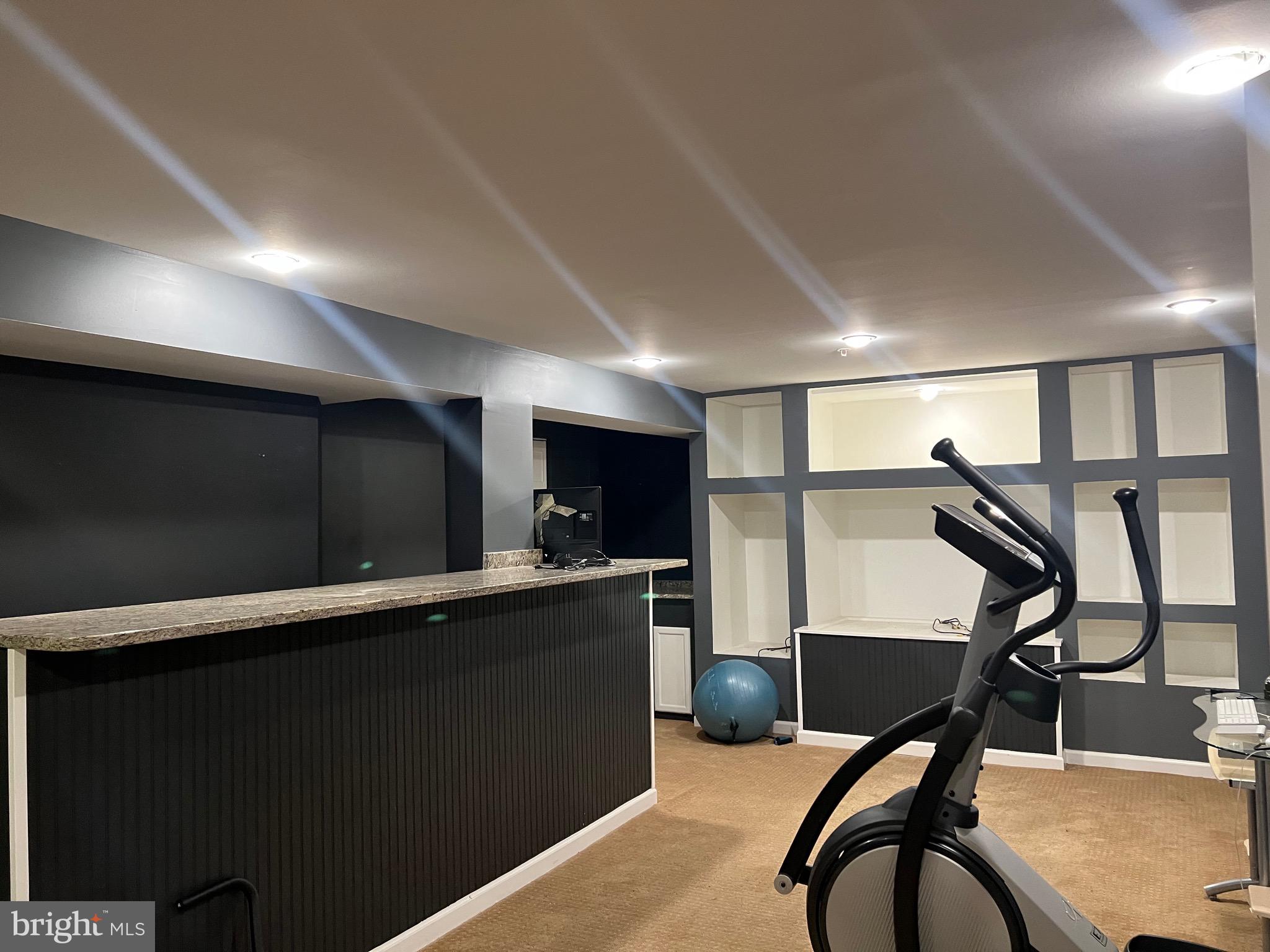 EAST HAMPTON - Residential