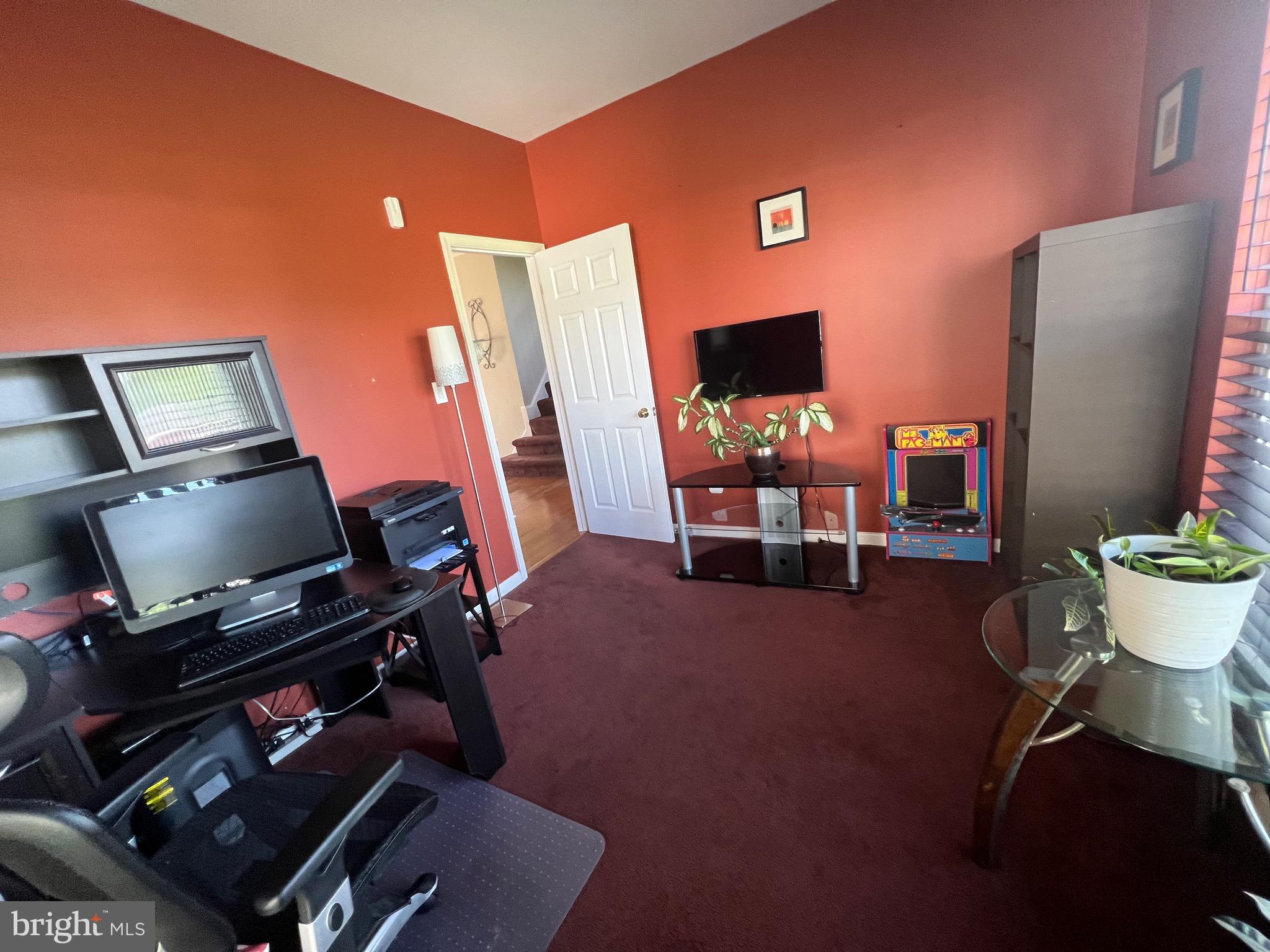 EAST HAMPTON - Residential