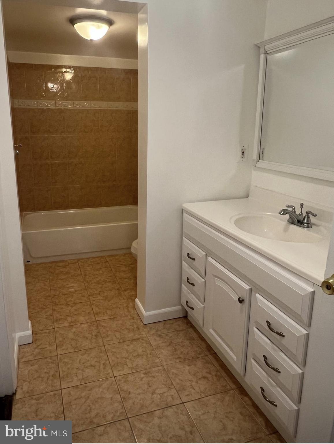 DENIT ESTATES - Residential Lease