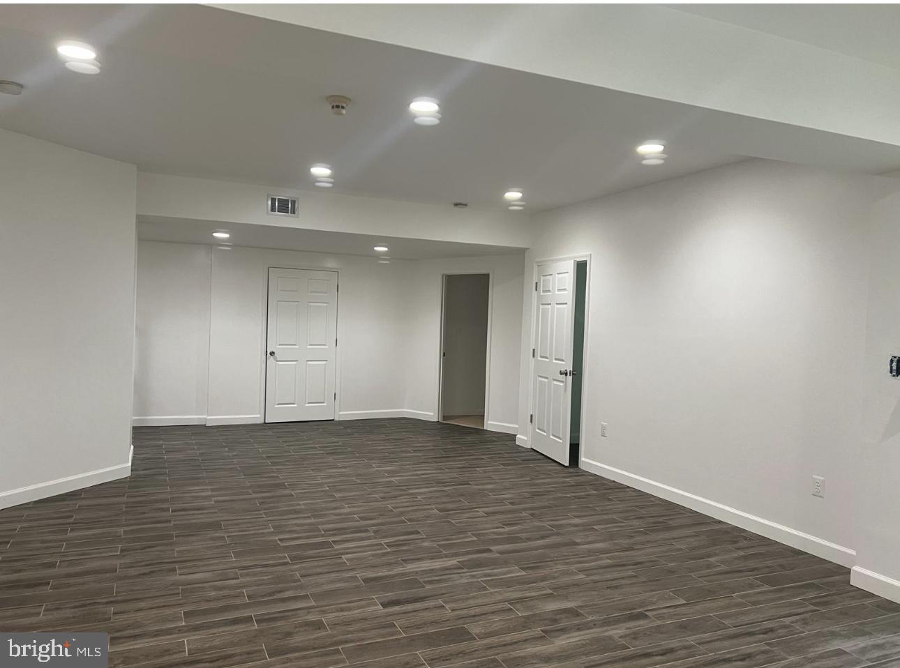 DENIT ESTATES - Residential Lease