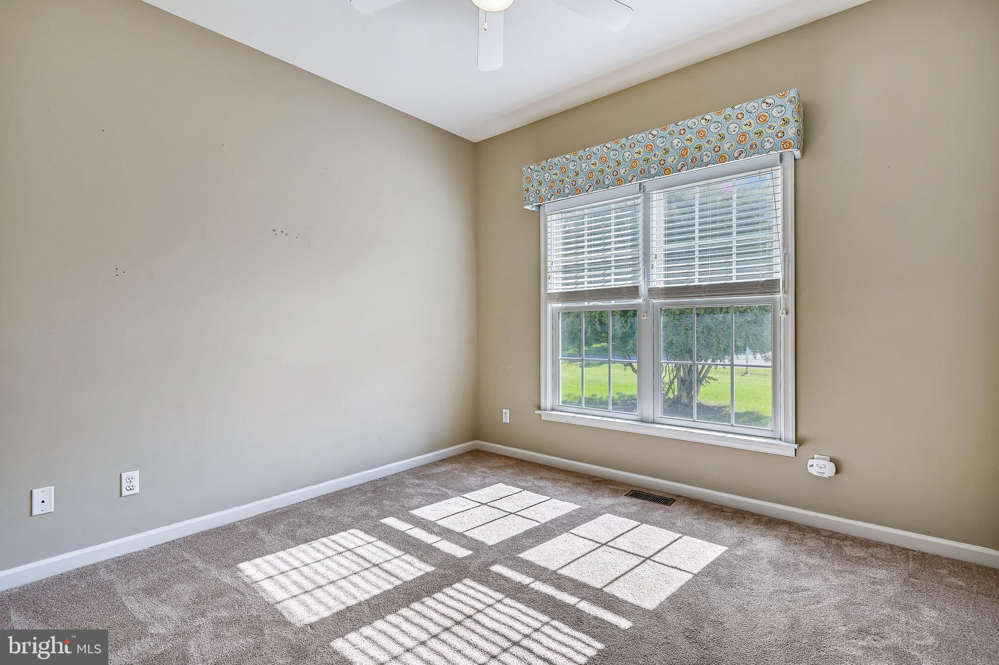 KINGSTOWNE MANOR - Residential