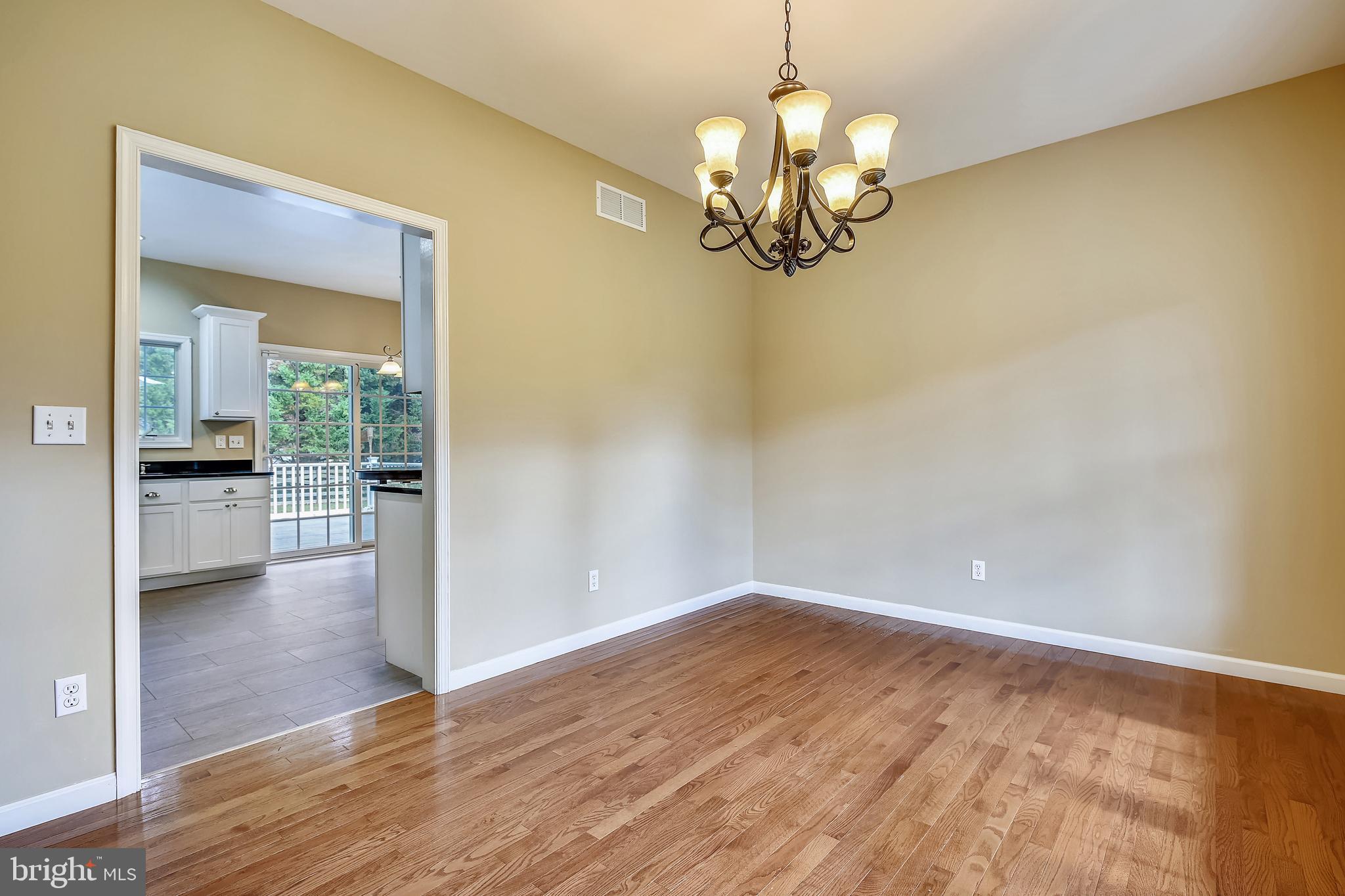 KINGSTOWNE MANOR - Residential