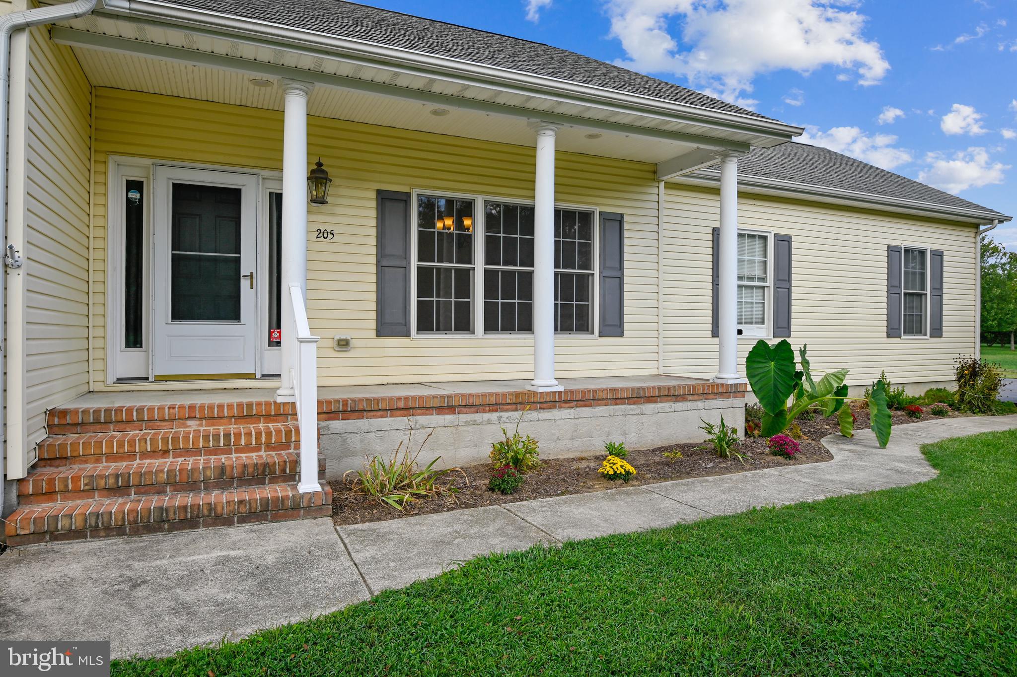 KINGSTOWNE MANOR - Residential