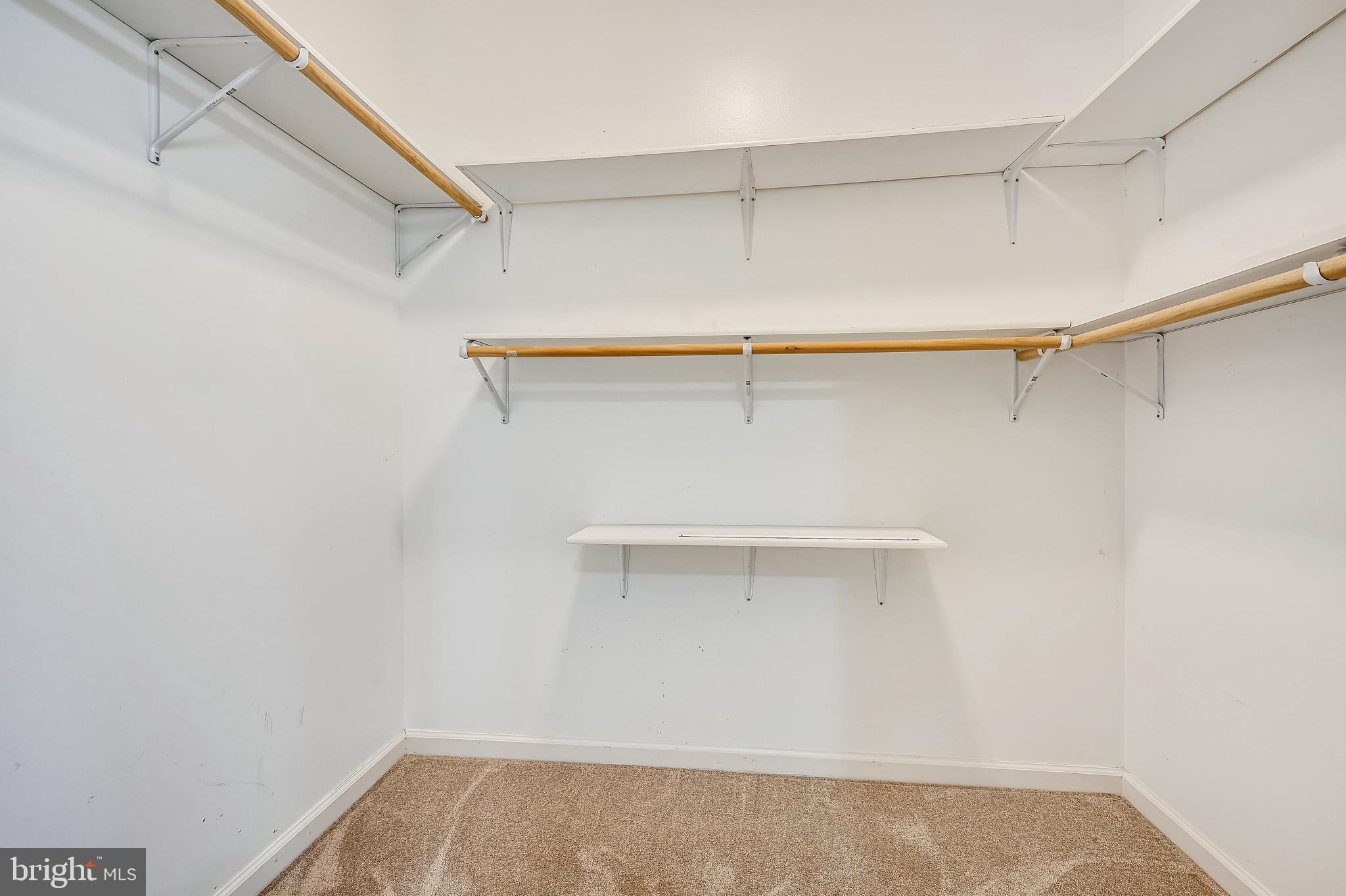 KINGSTOWNE MANOR - Residential