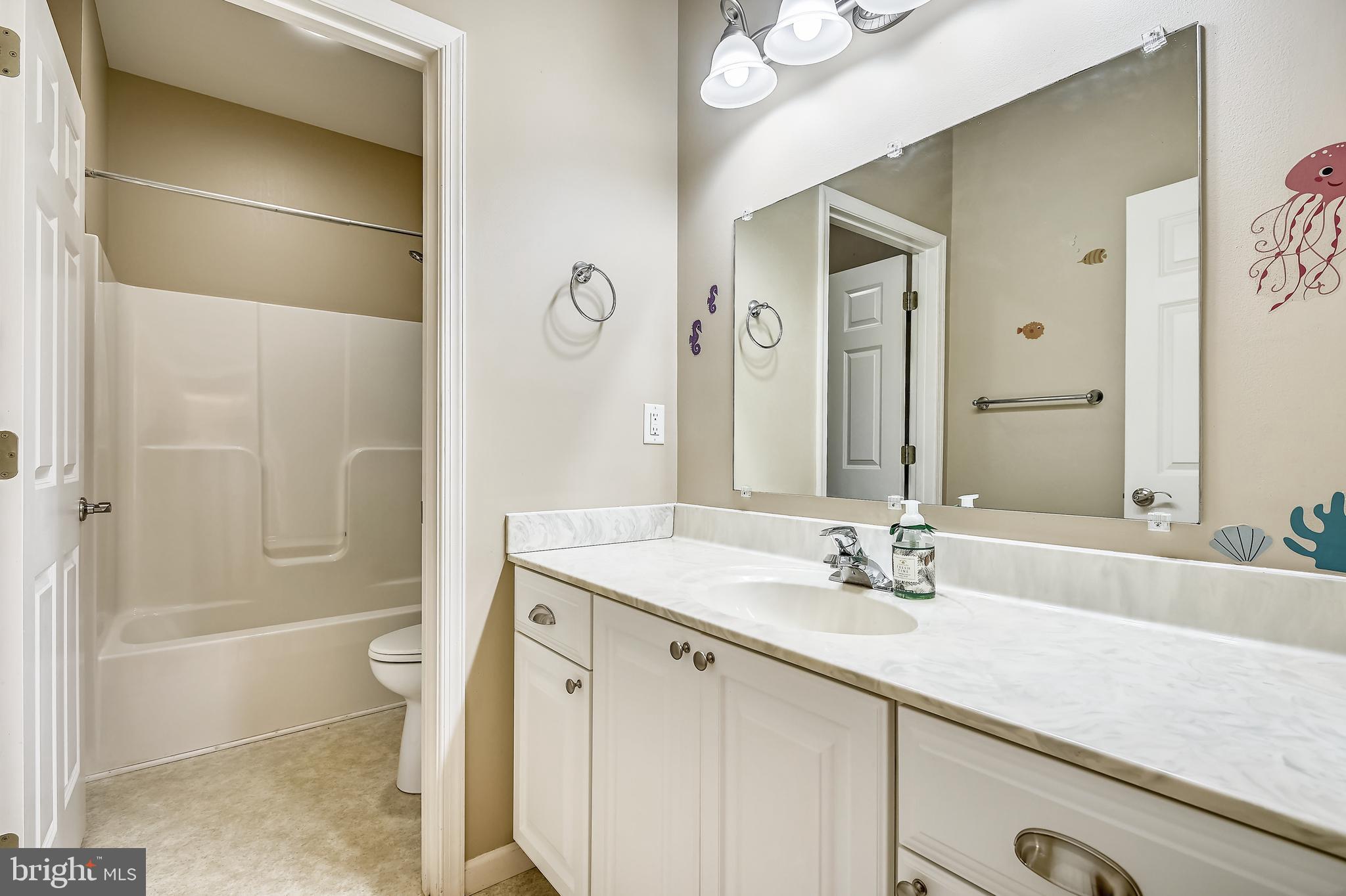 KINGSTOWNE MANOR - Residential