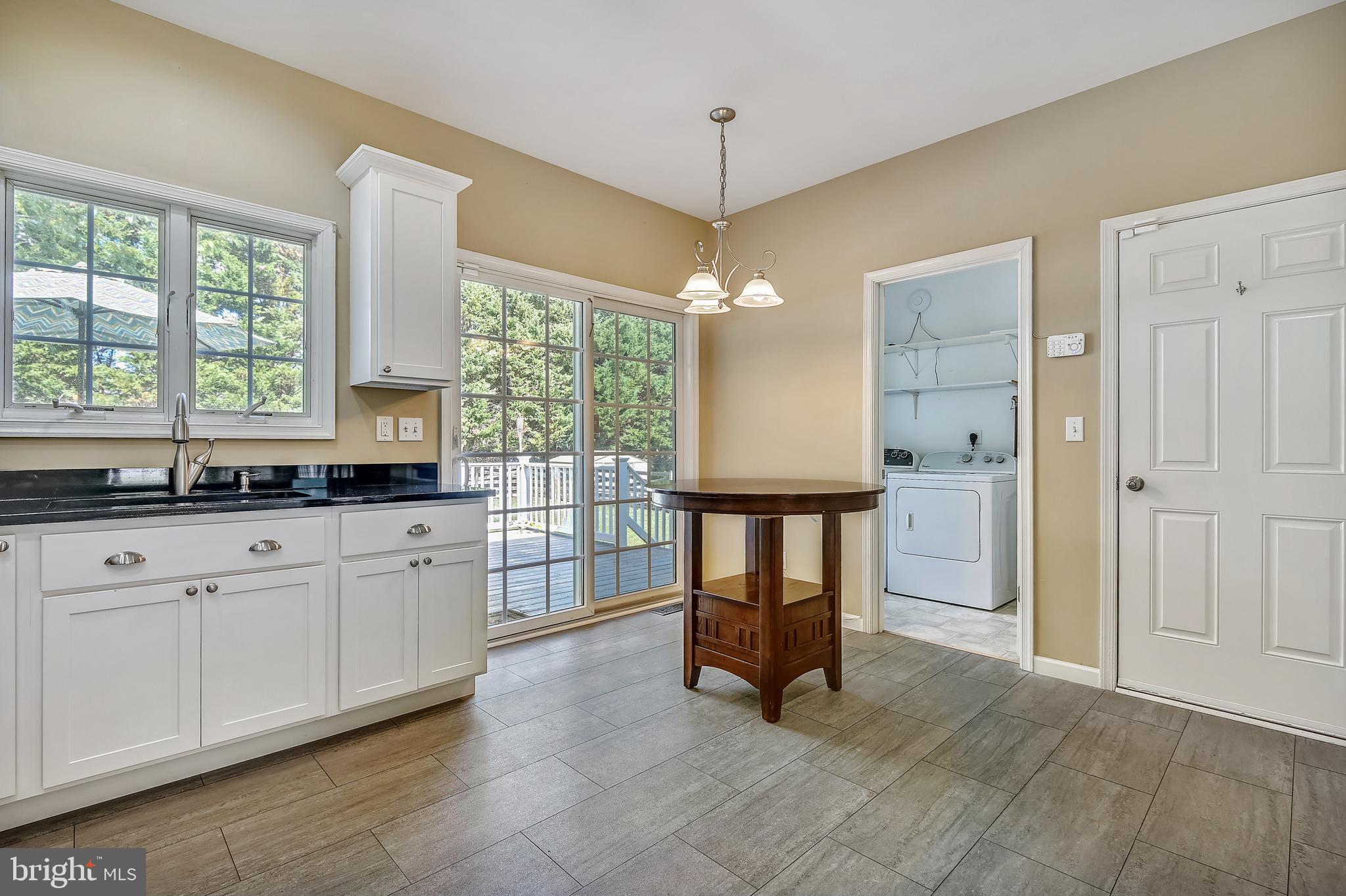 KINGSTOWNE MANOR - Residential