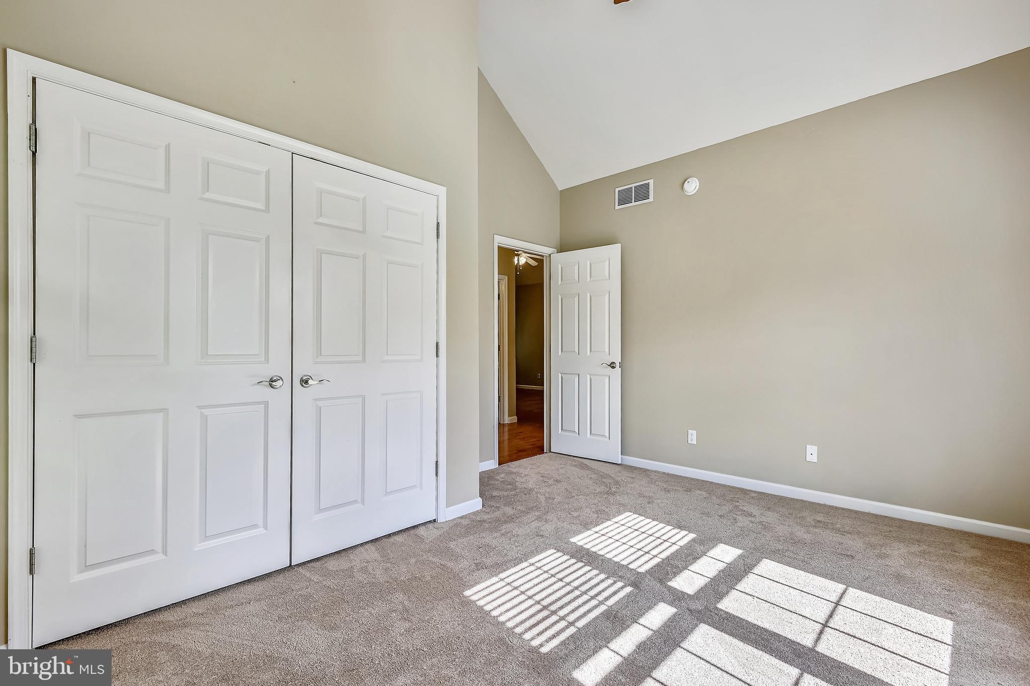 KINGSTOWNE MANOR - Residential