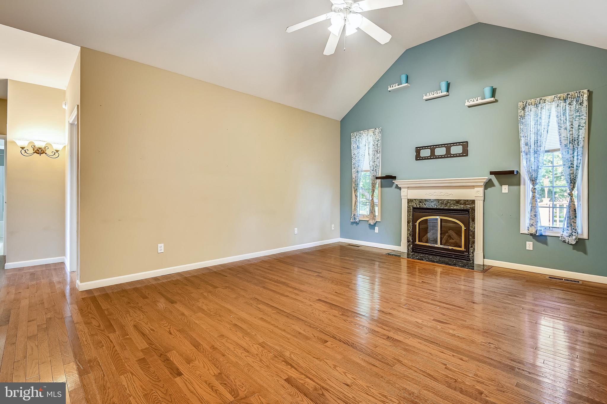 KINGSTOWNE MANOR - Residential