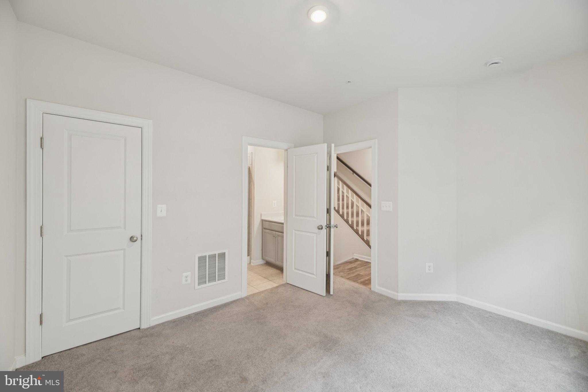 METROPOLITAN AT COLLEGE PARK - Residential