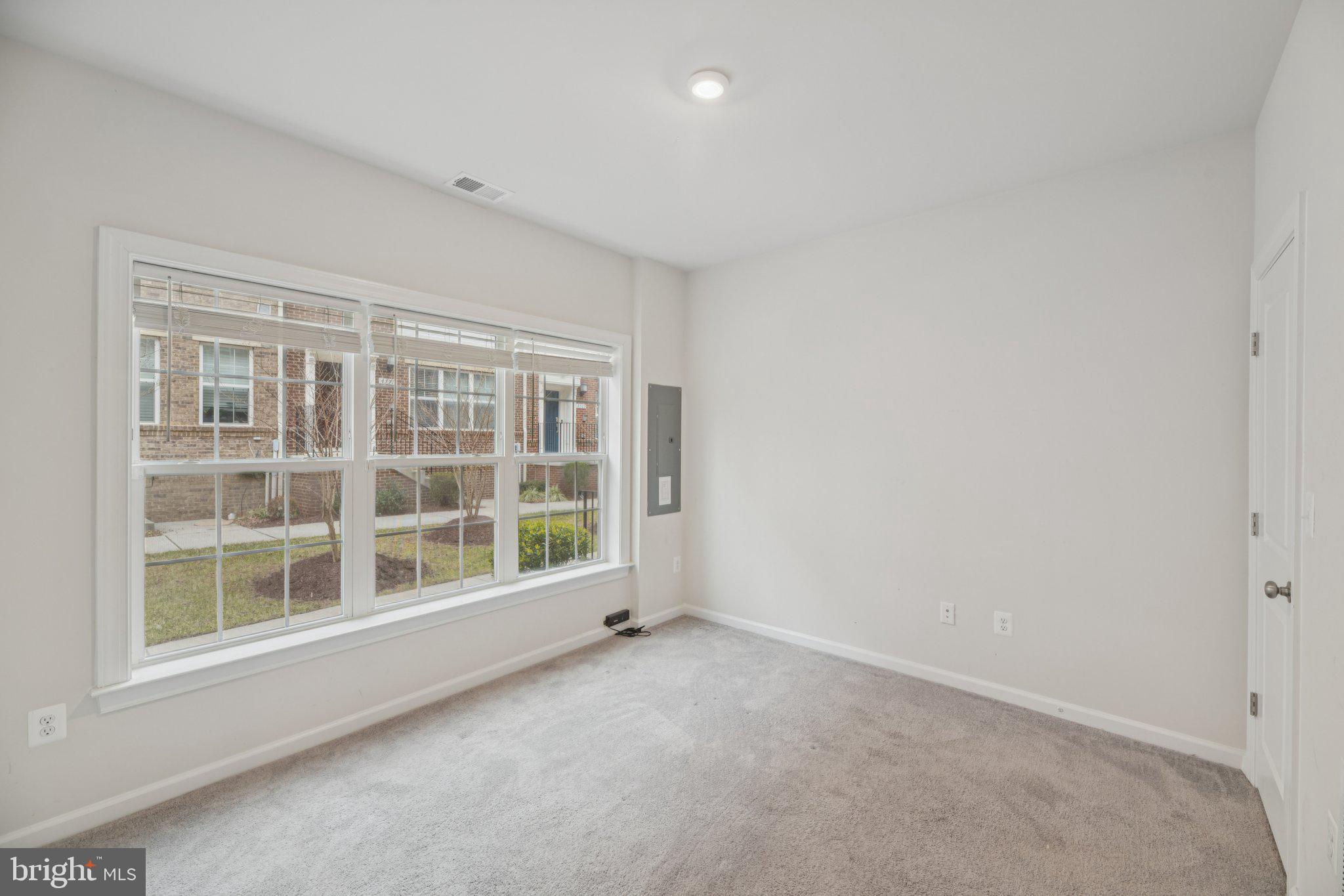 METROPOLITAN AT COLLEGE PARK - Residential