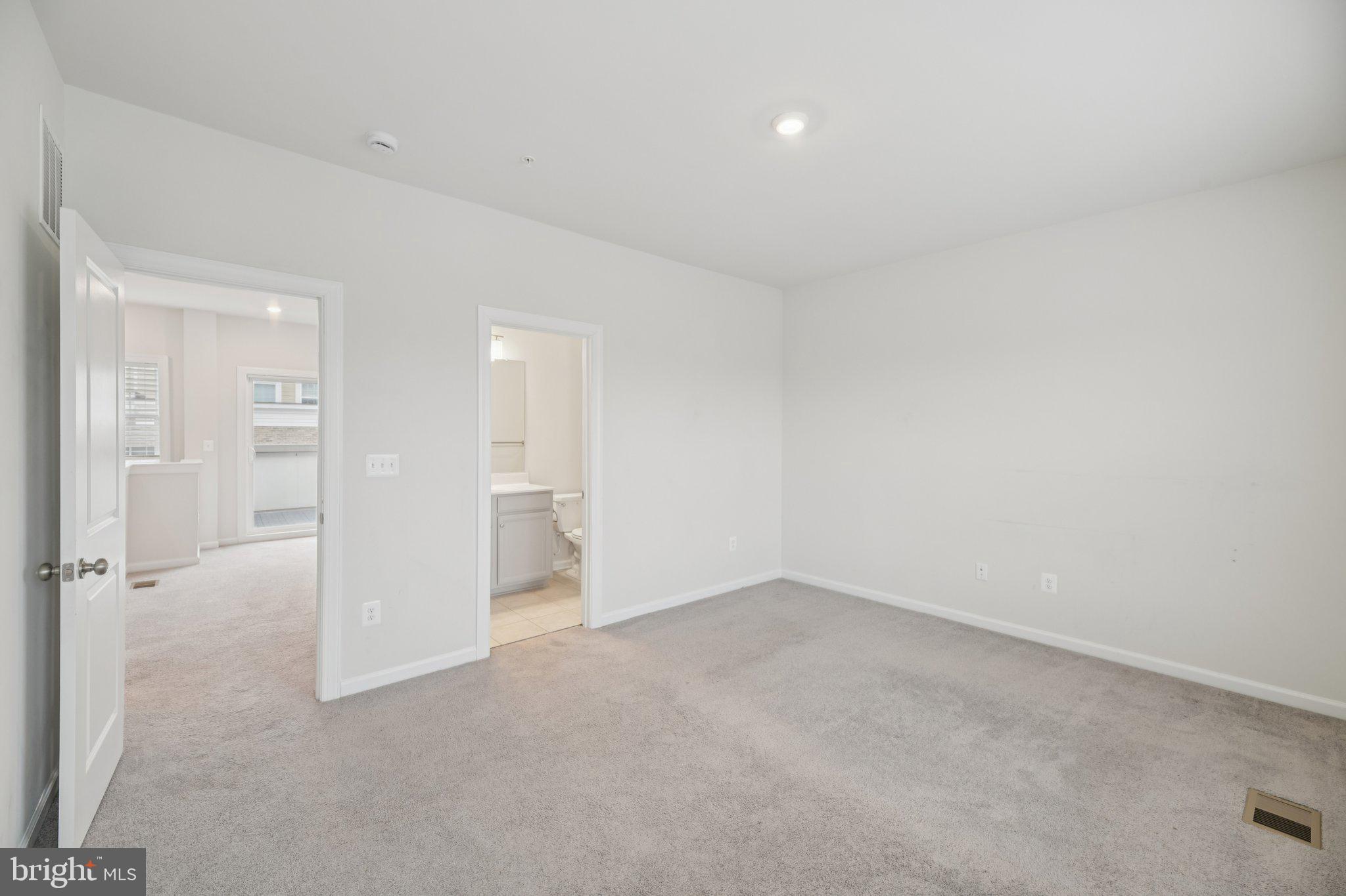 METROPOLITAN AT COLLEGE PARK - Residential