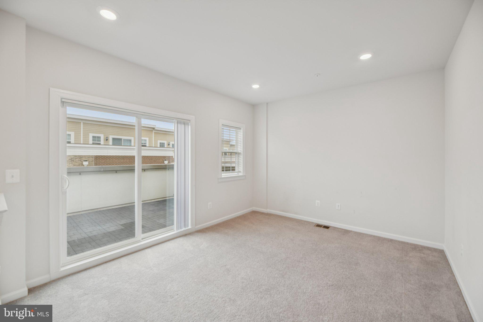 METROPOLITAN AT COLLEGE PARK - Residential