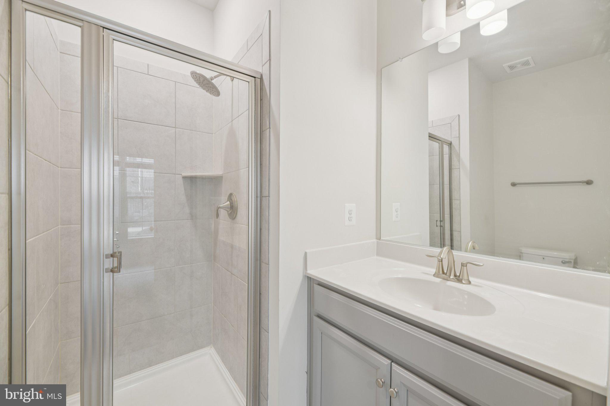 METROPOLITAN AT COLLEGE PARK - Residential