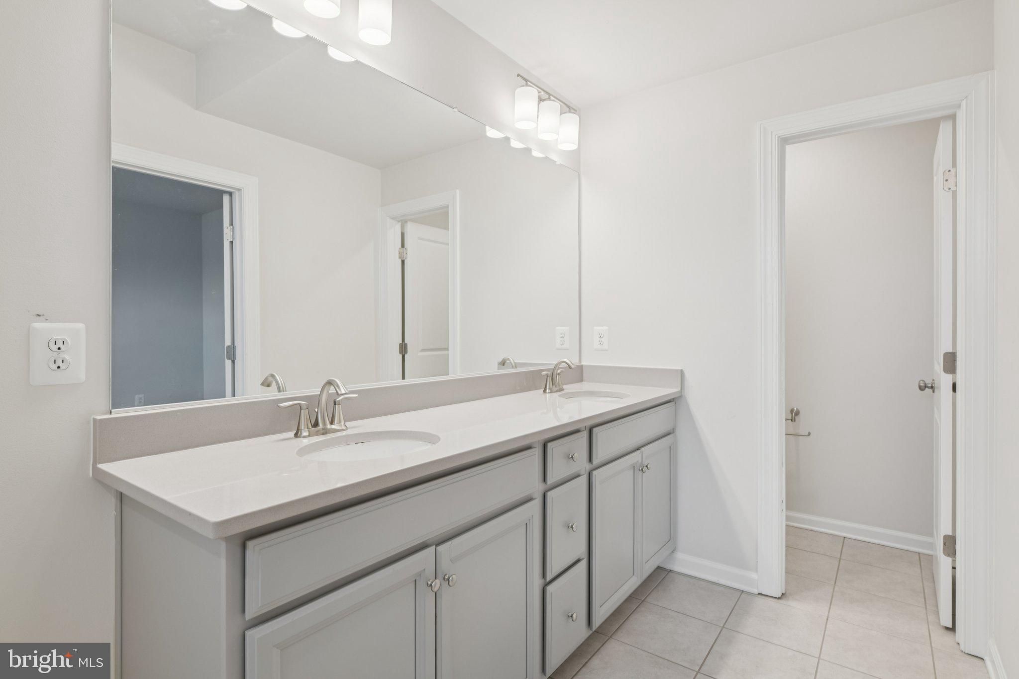 METROPOLITAN AT COLLEGE PARK - Residential