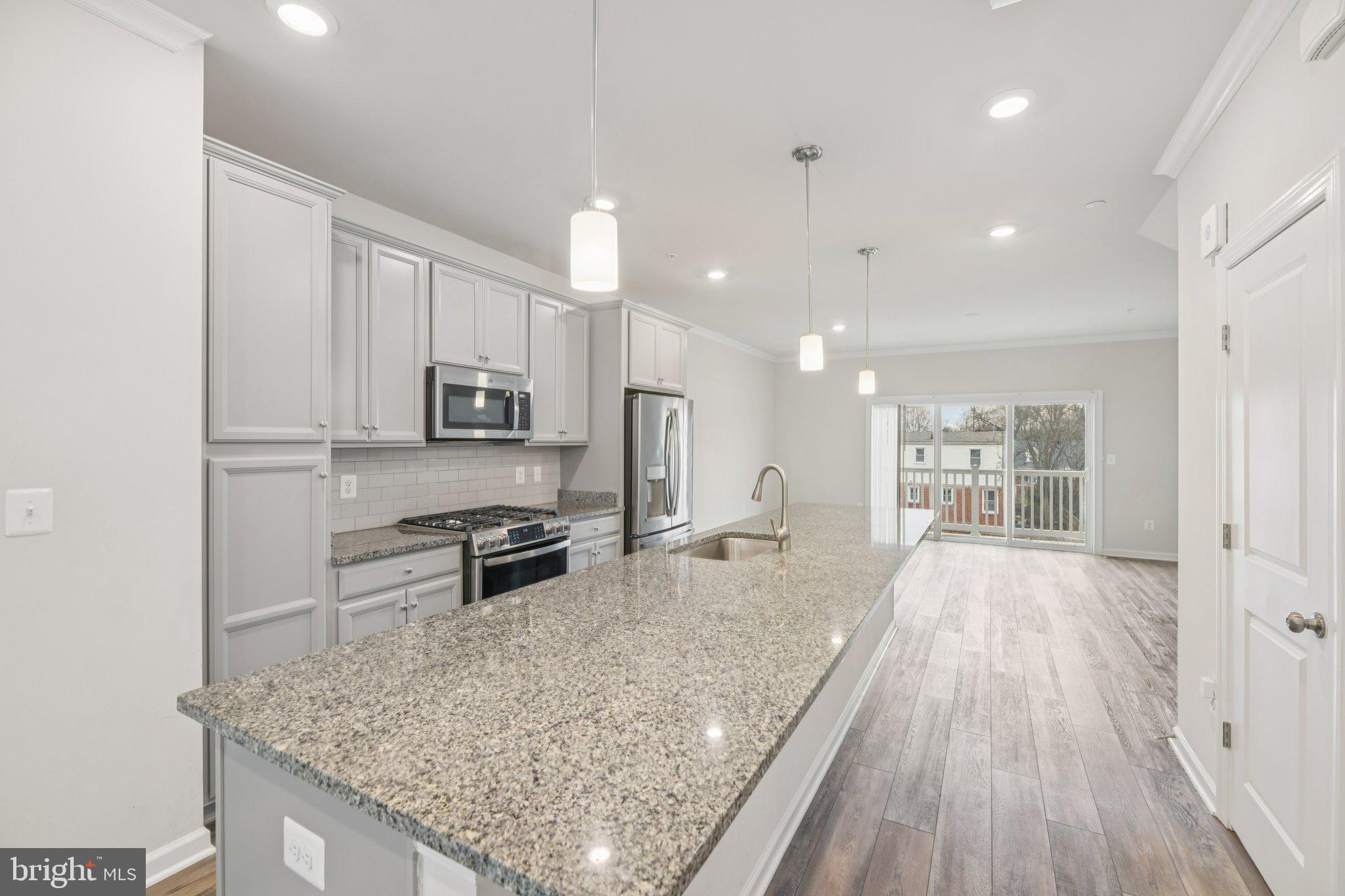 METROPOLITAN AT COLLEGE PARK - Residential