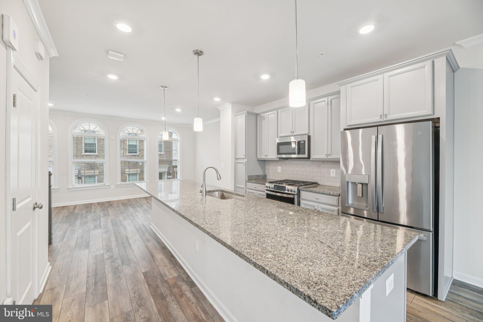 METROPOLITAN AT COLLEGE PARK - Residential