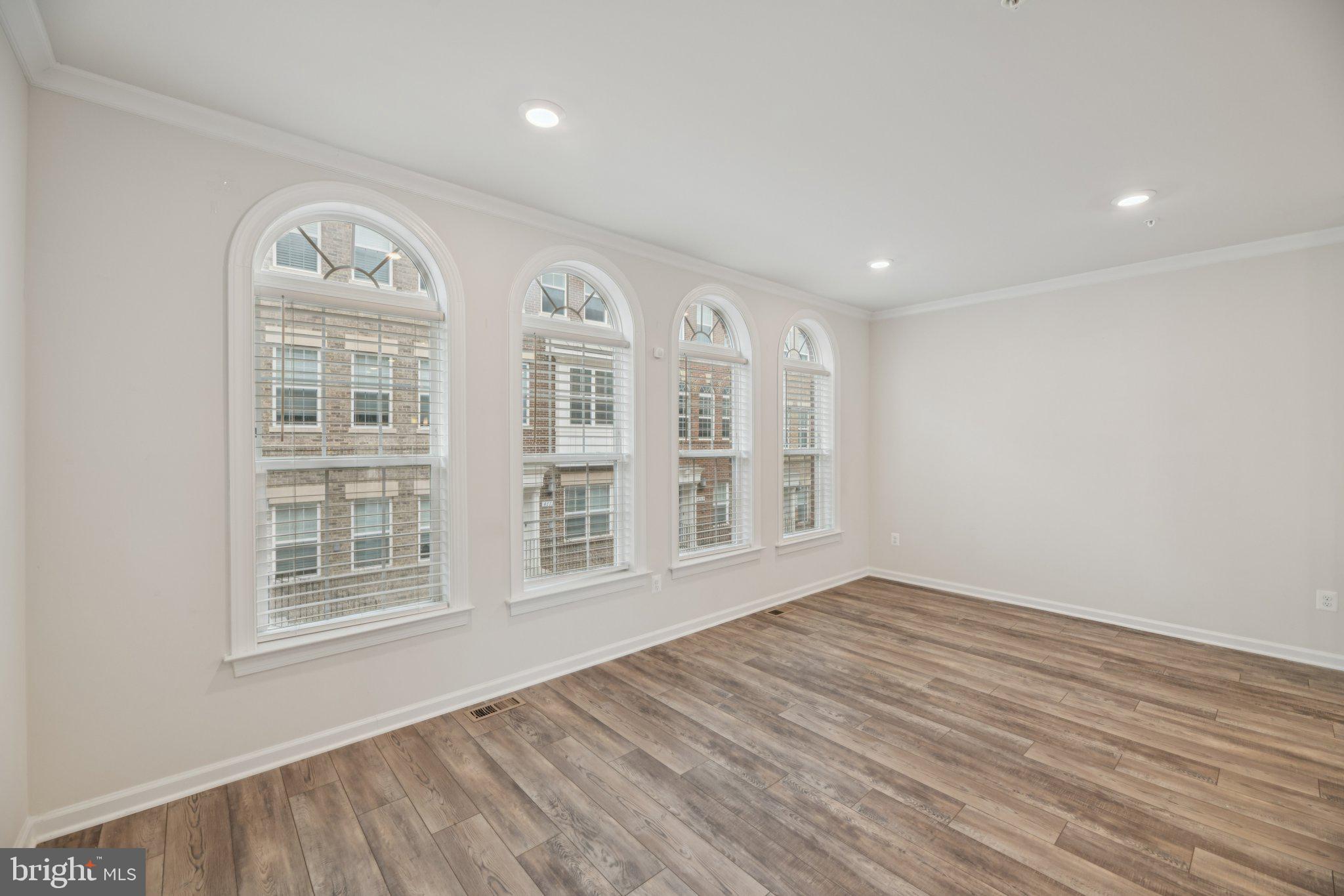 METROPOLITAN AT COLLEGE PARK - Residential